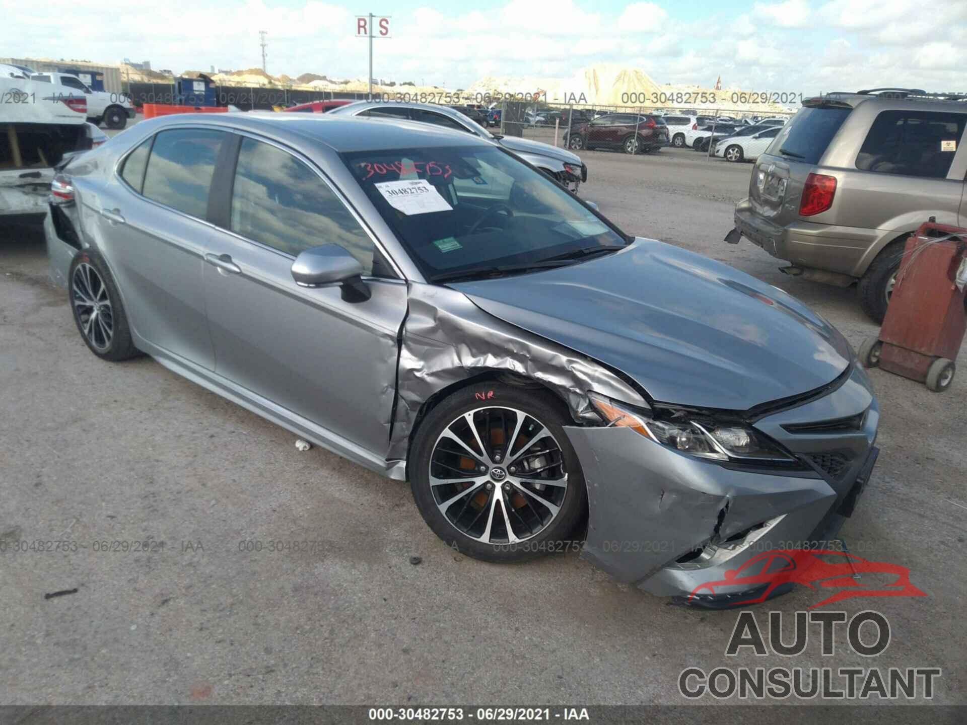 TOYOTA CAMRY 2019 - 4T1B11HK3KU704198