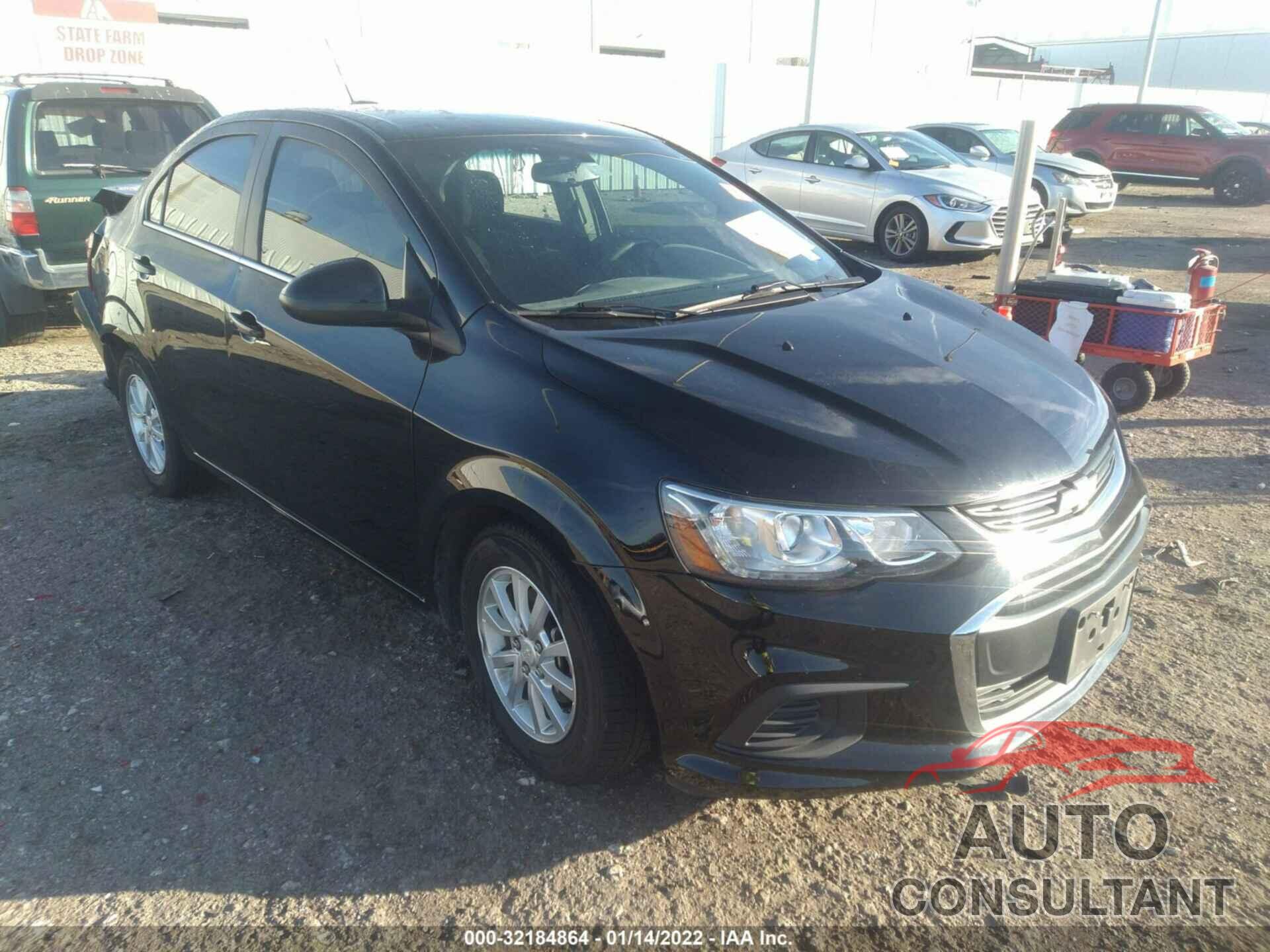 CHEVROLET SONIC 2018 - 1G1JD5SHXJ4106869