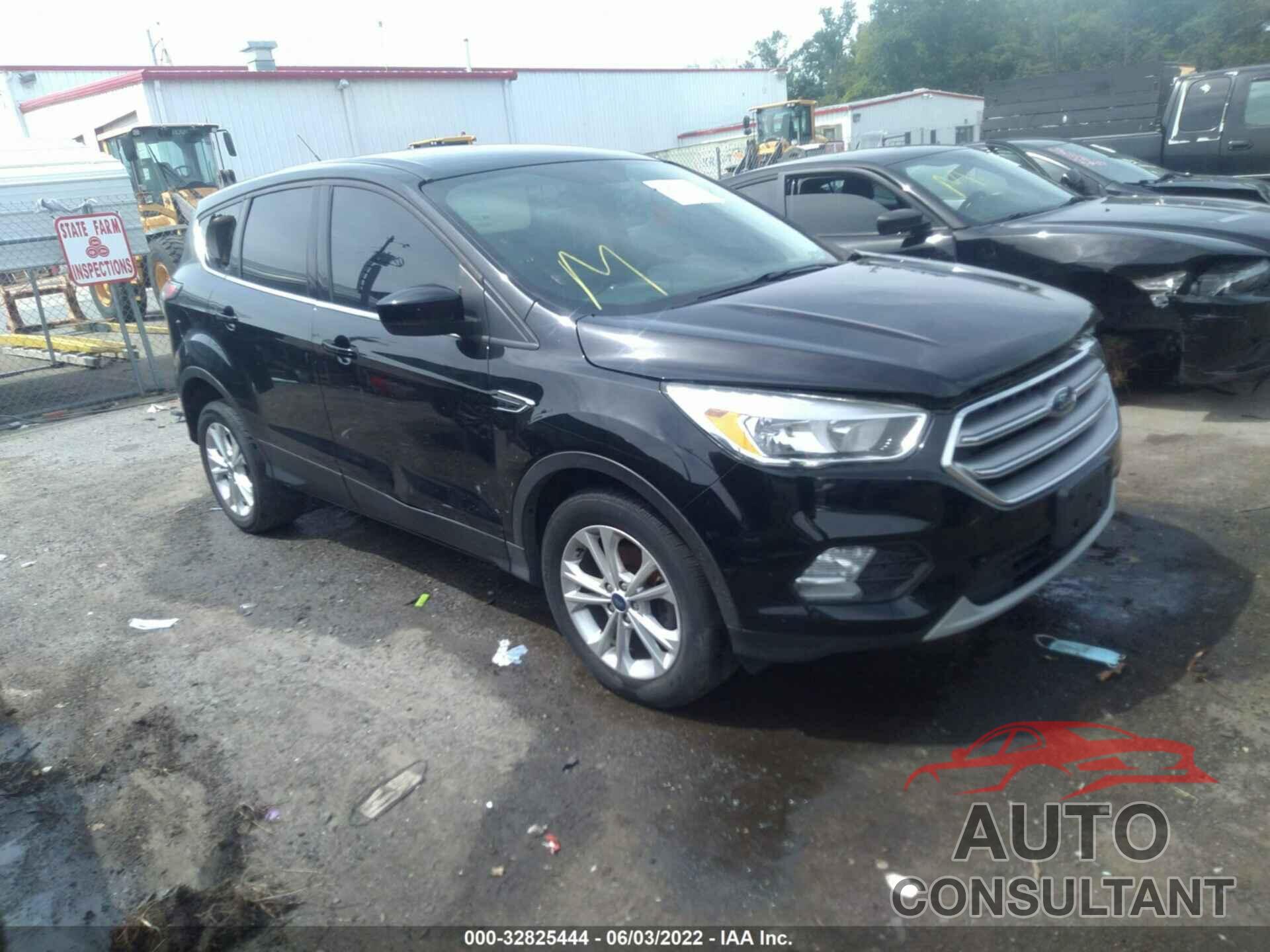 FORD ESCAPE 2017 - 1FMCU0GD5HUA39922