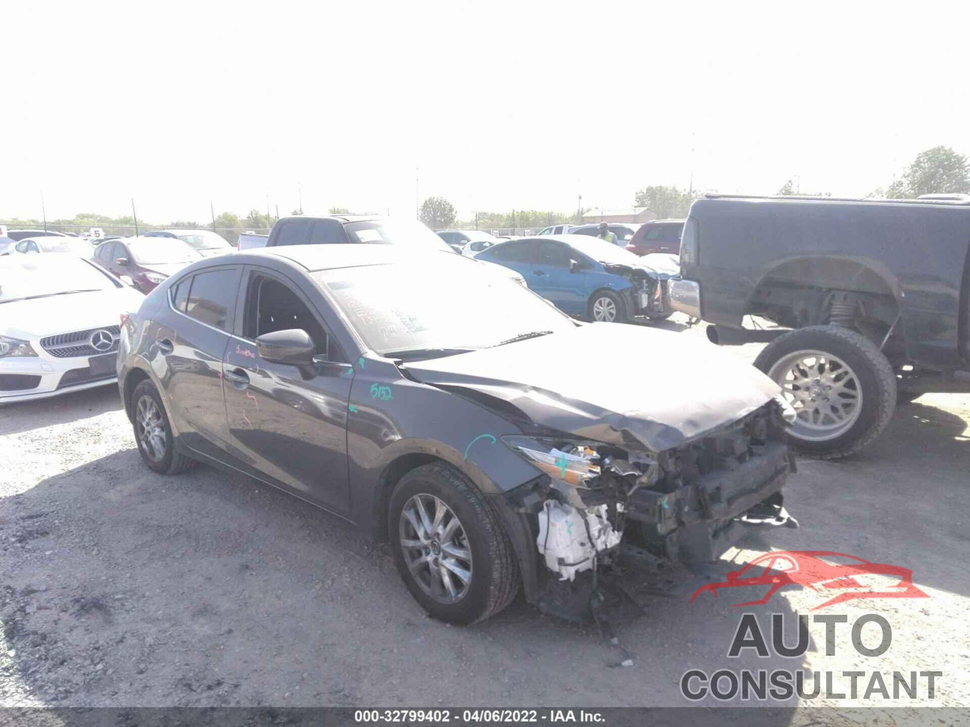 MAZDA MAZDA3 4-DOOR 2018 - 3MZBN1U7XJM180221