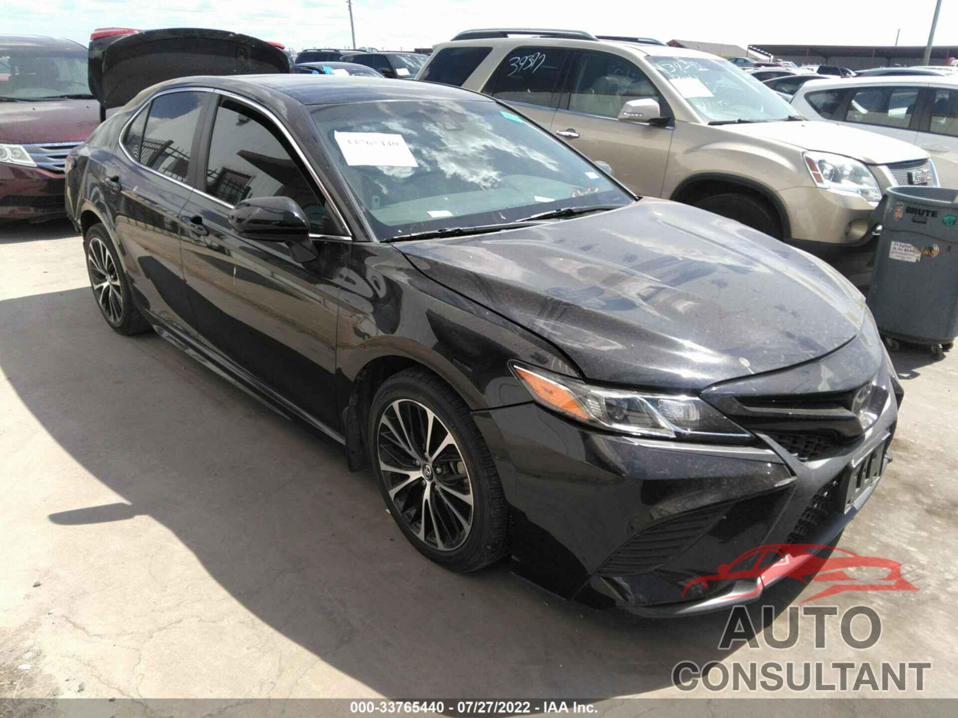 TOYOTA CAMRY 2018 - 4T1B11HK3JU126392
