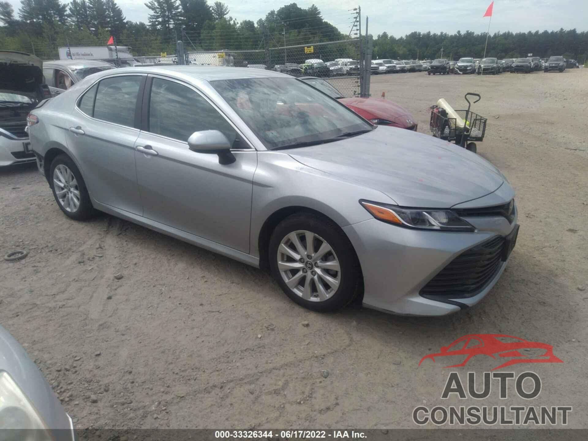 TOYOTA CAMRY 2018 - 4T1B11HK2JU044623