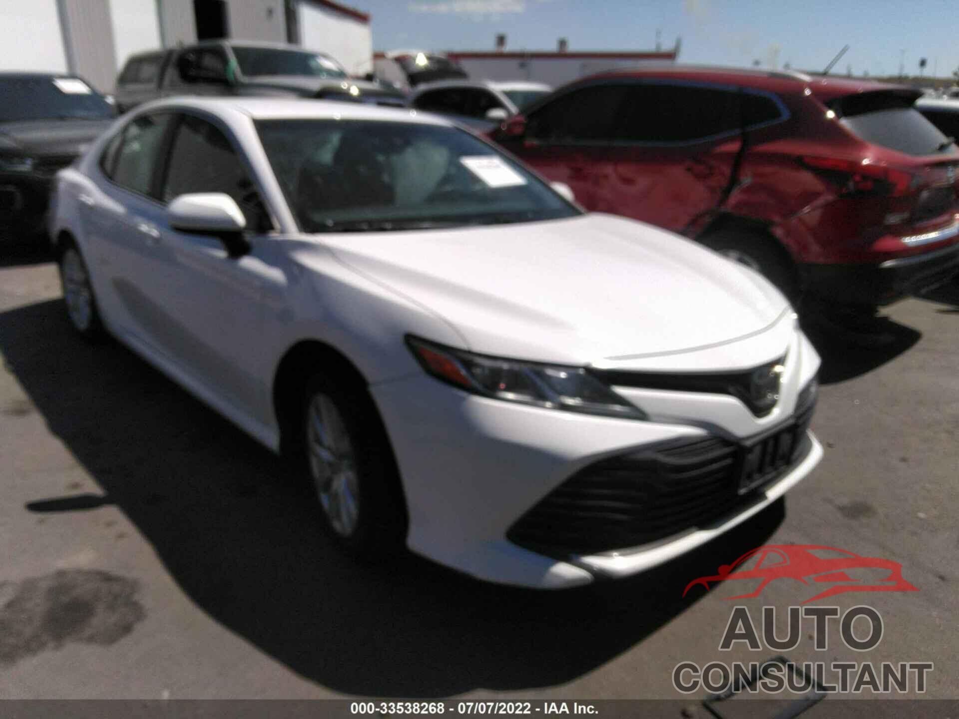 TOYOTA CAMRY 2018 - 4T1B11HK0JU003648