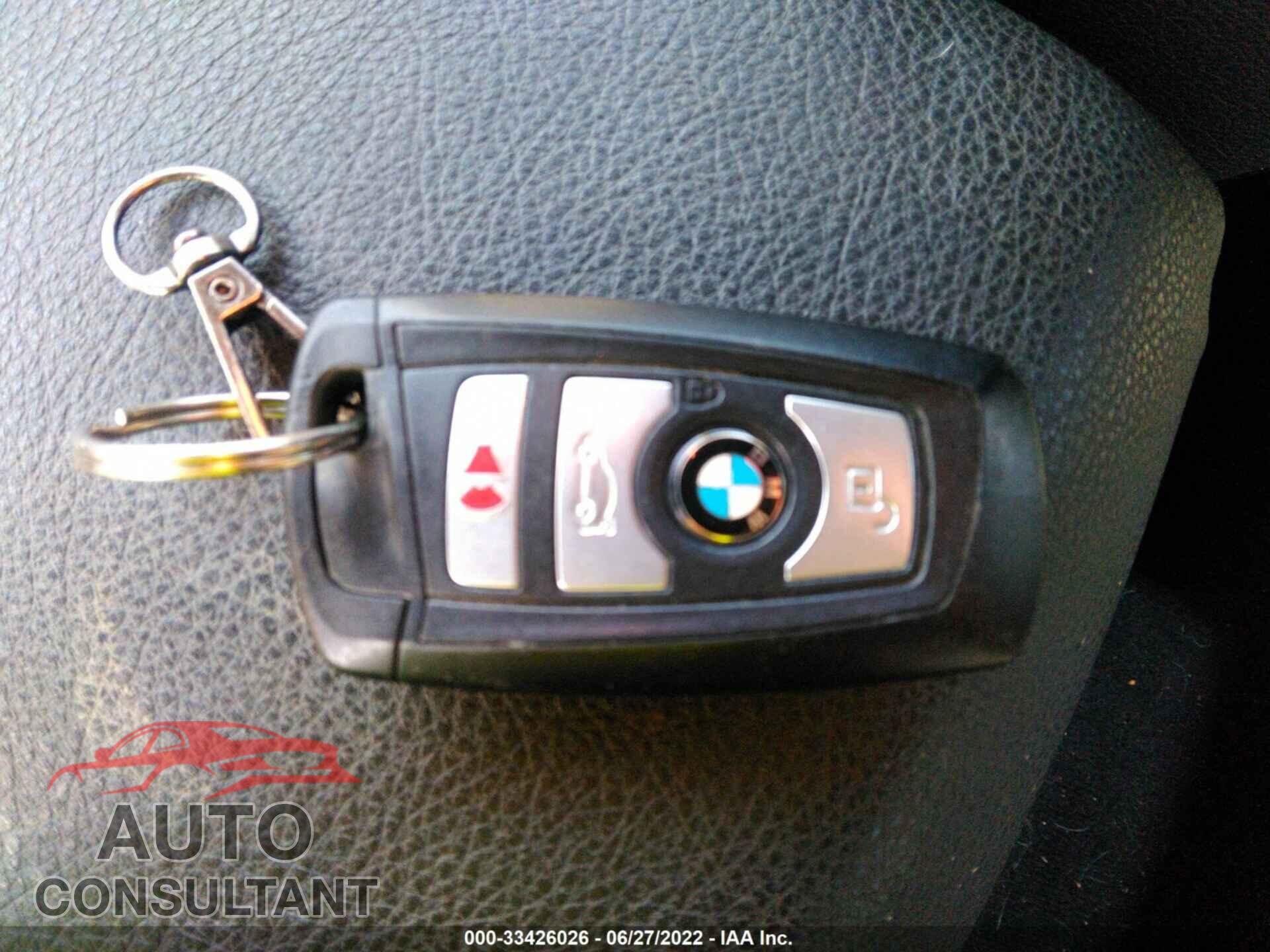 BMW 3 SERIES 2016 - WBA8A9C55GK616087