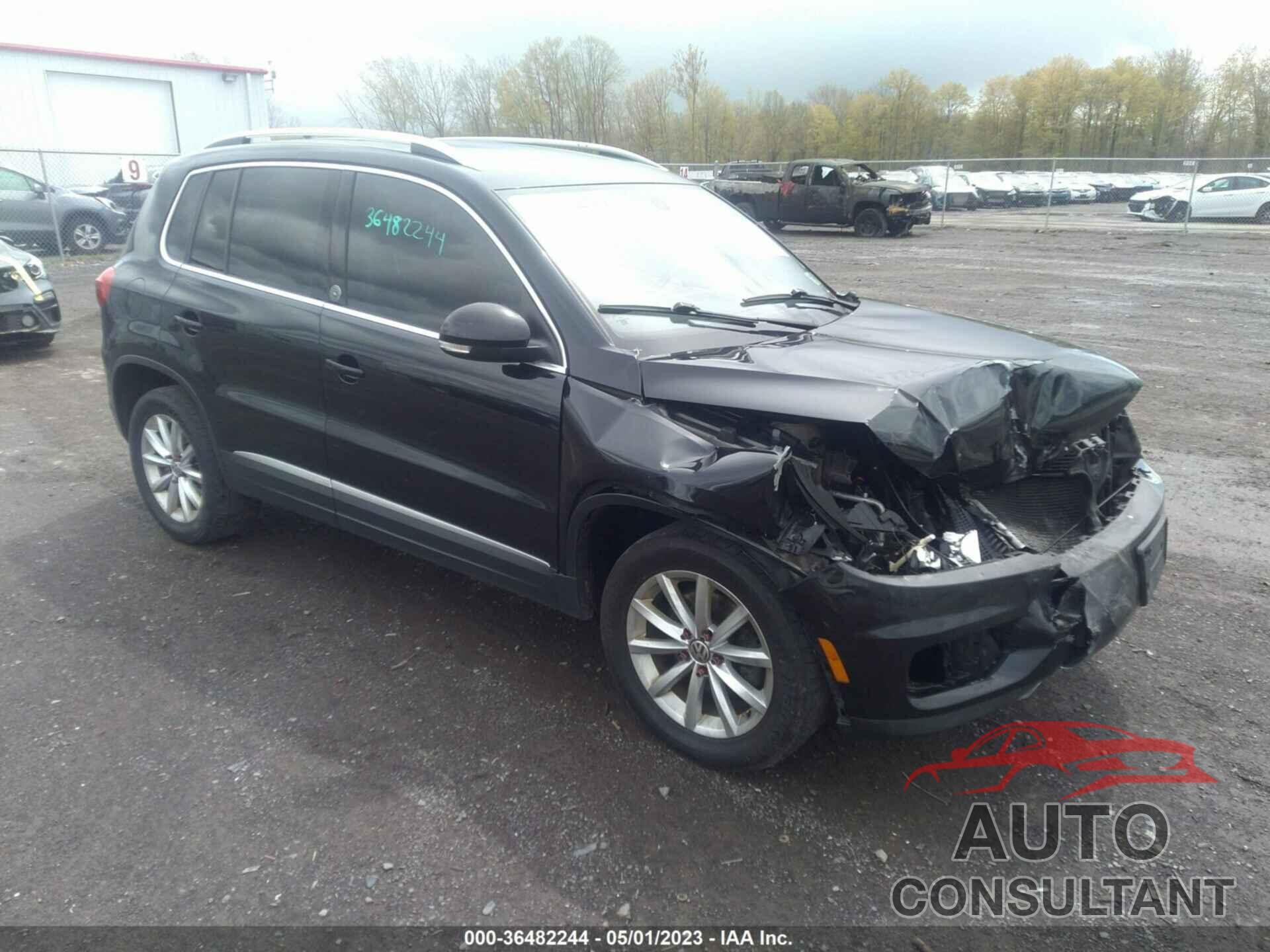 VOLKSWAGEN TIGUAN 2017 - WVGSV7AX3HW512404