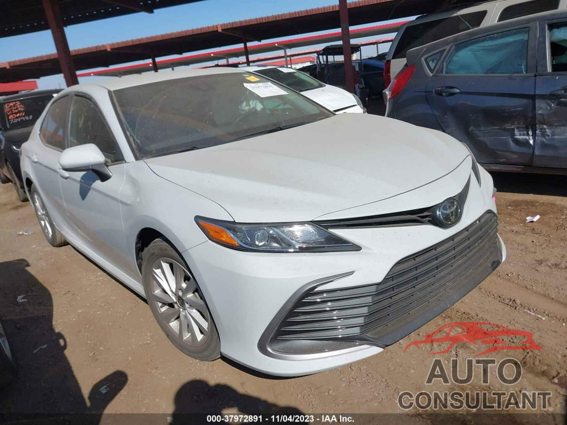 TOYOTA CAMRY 2022 - 4T1C11AK1NU060123