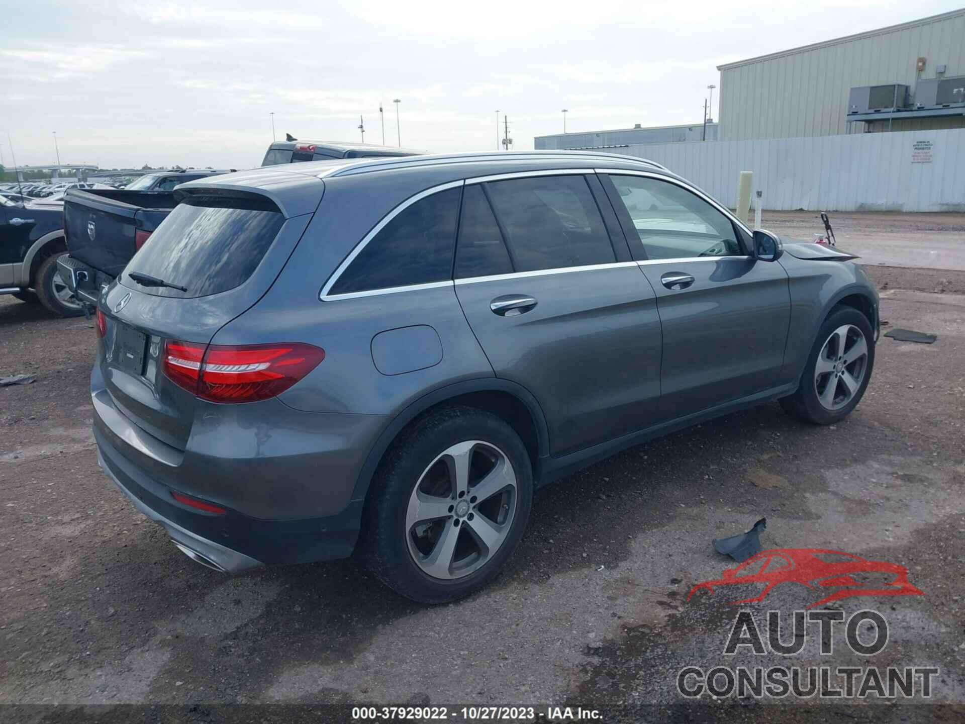 MERCEDES-BENZ GLC 2016 - WDC0G4JB3GF037547