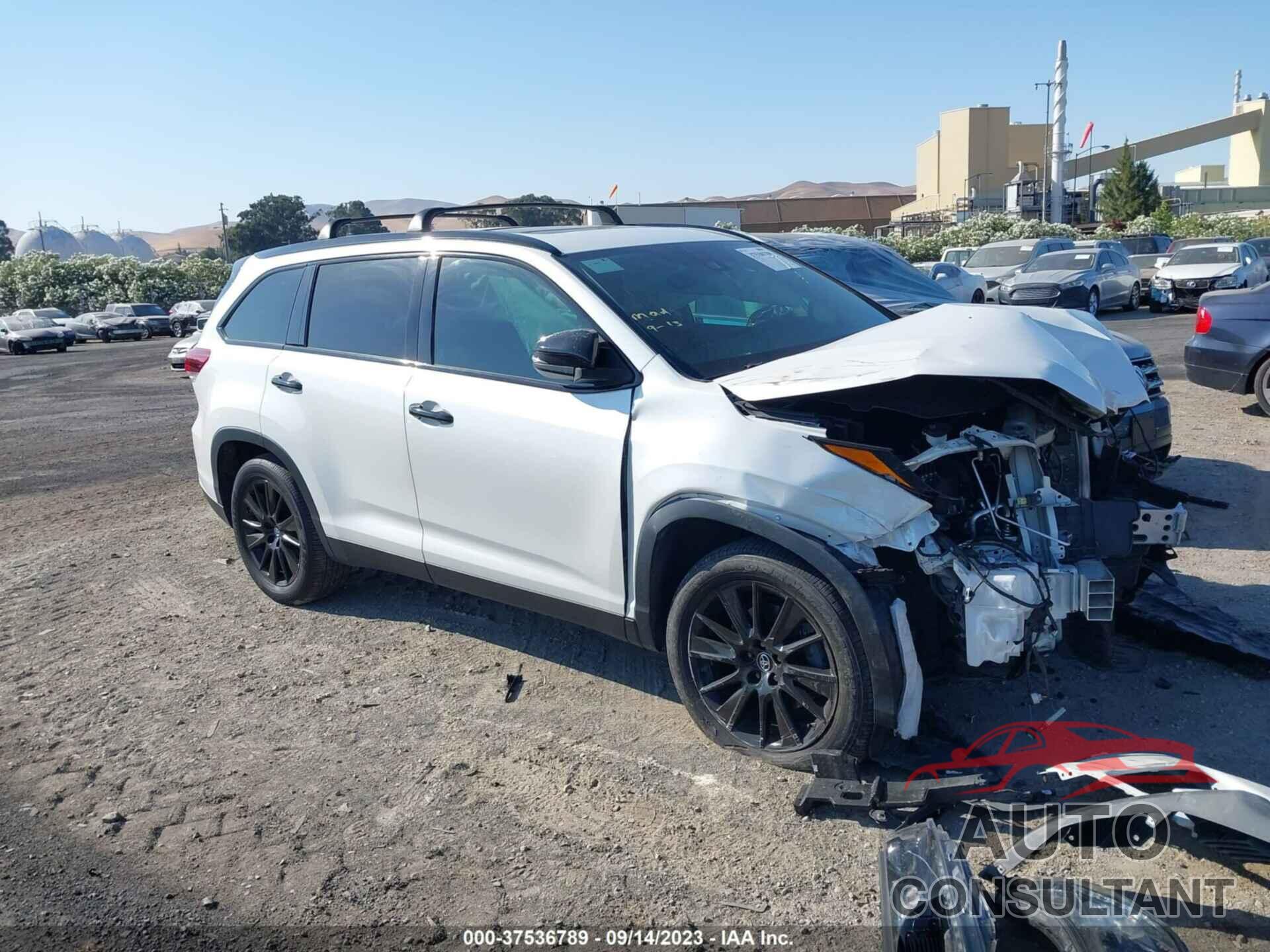 TOYOTA HIGHLANDER 2019 - 5TDKZRFH4KS326125