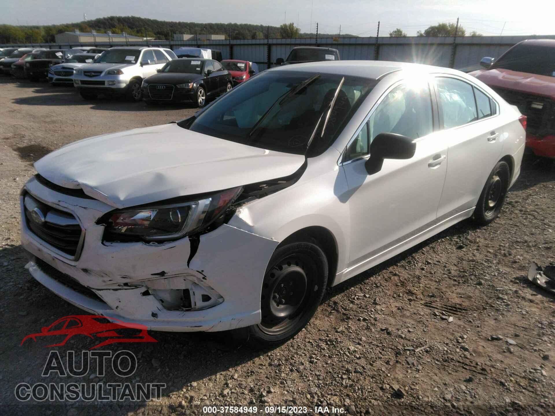 SUBARU LEGACY 2018 - 4S3BNAA6XJ3019545