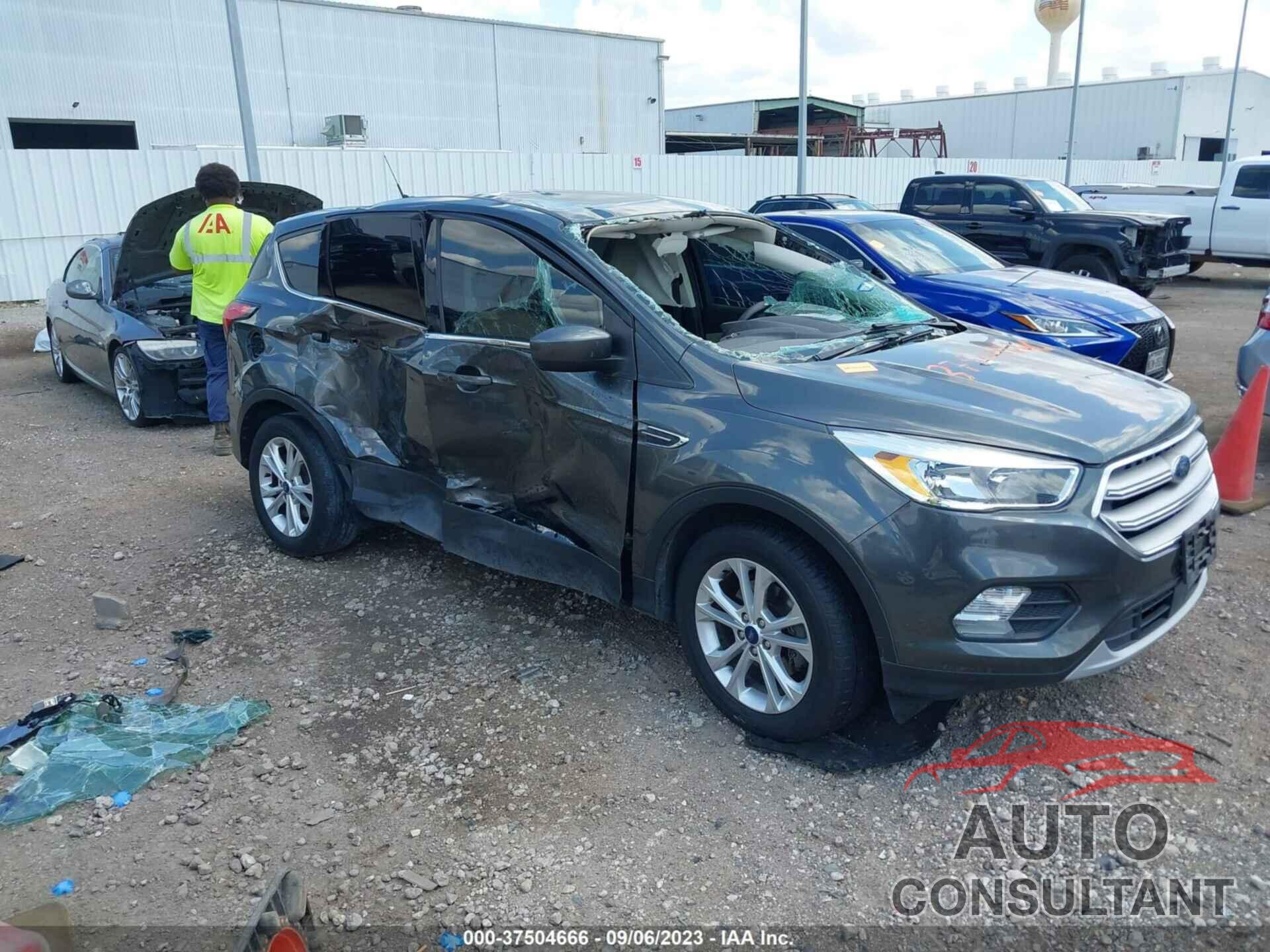 FORD ESCAPE 2019 - 1FMCU0GD5KUA42651