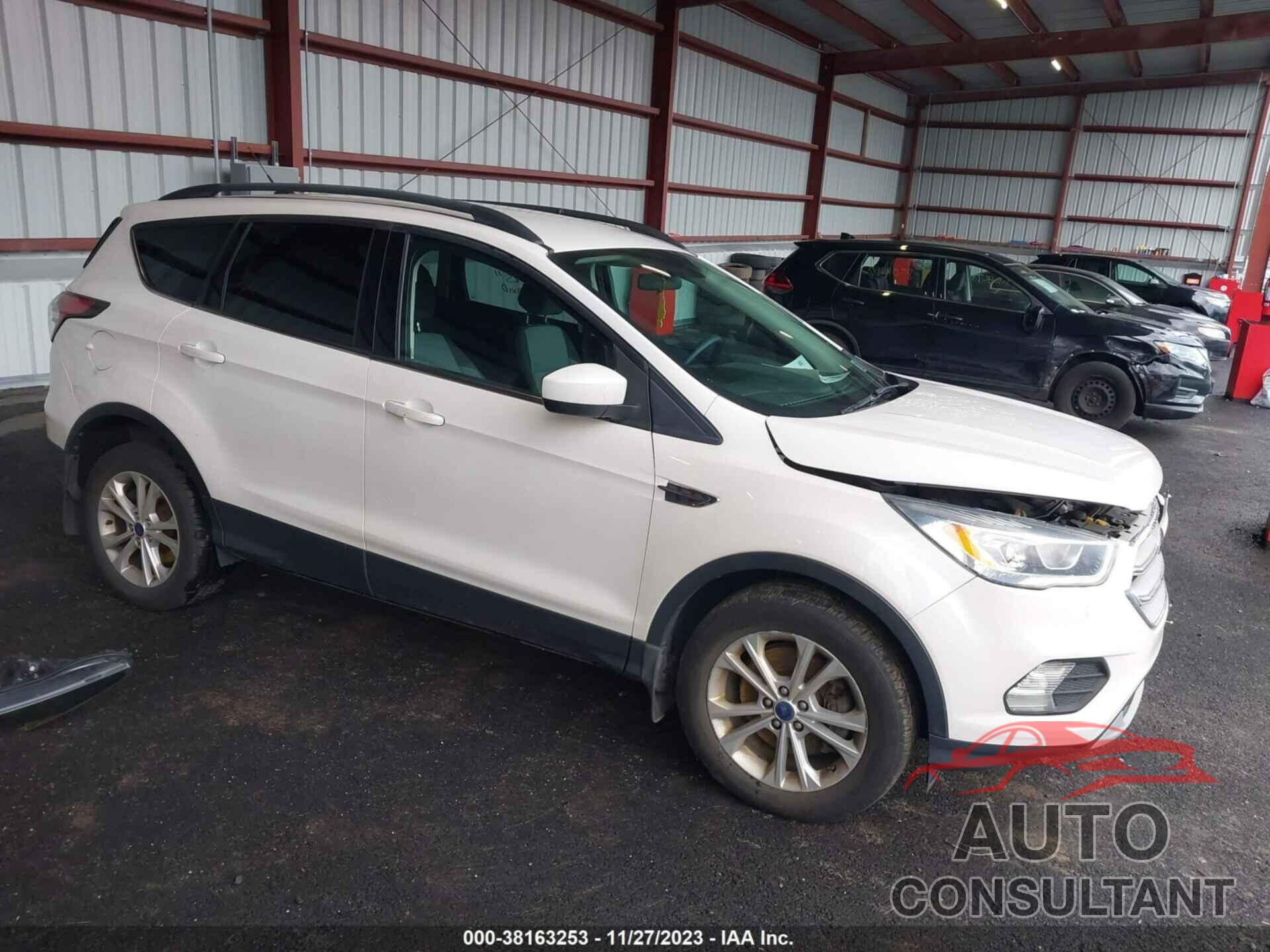 FORD ESCAPE 2017 - 1FMCU9G99HUA85348