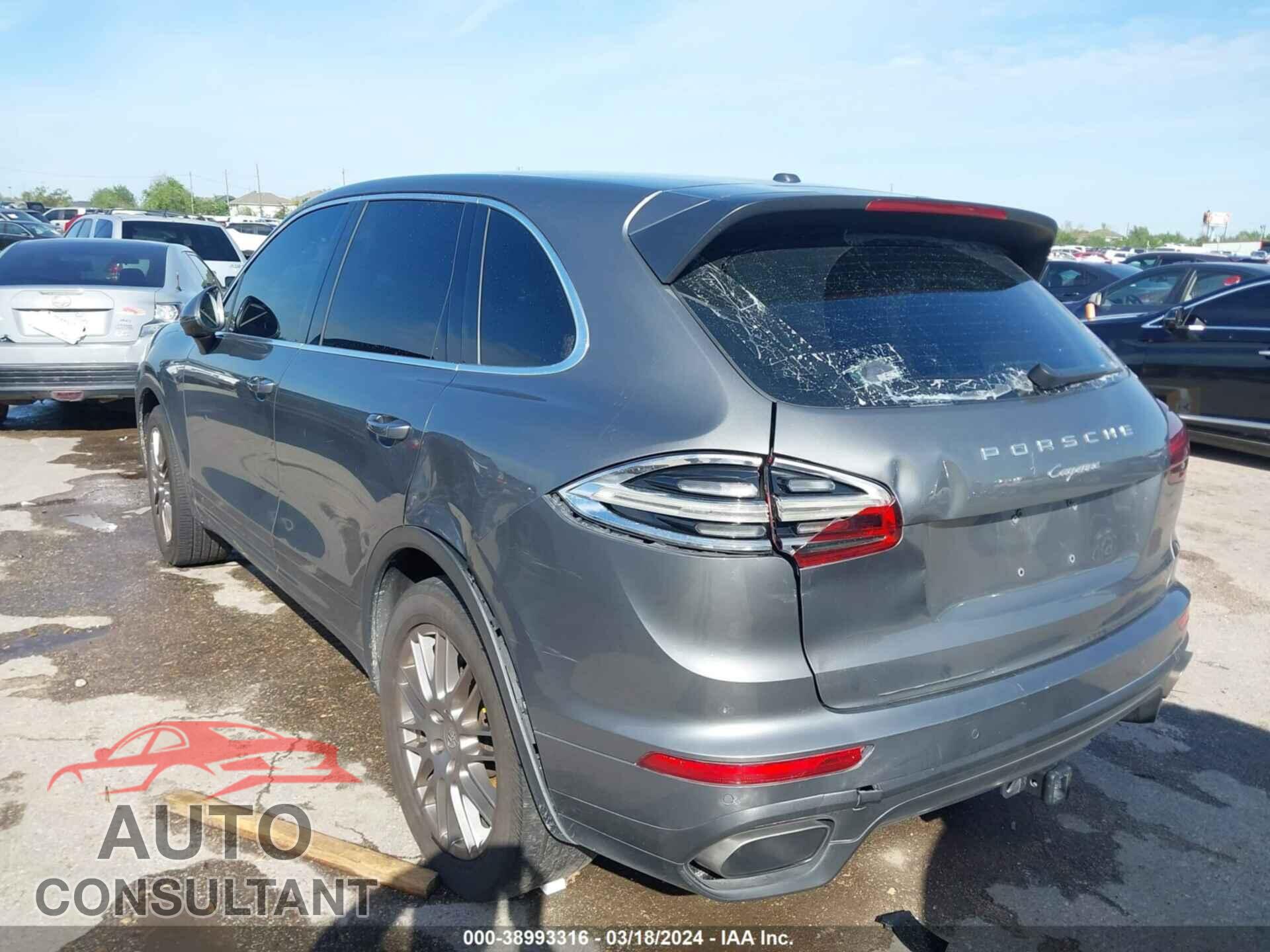 PORSCHE CAYENNE 2016 - WP1AA2A20GKA11509