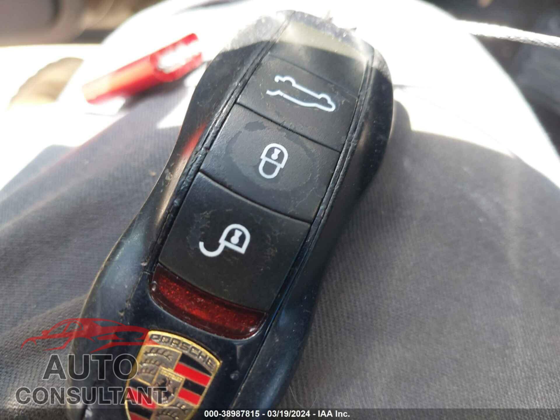 PORSCHE CAYENNE 2016 - WP1AA2A22GLA05561
