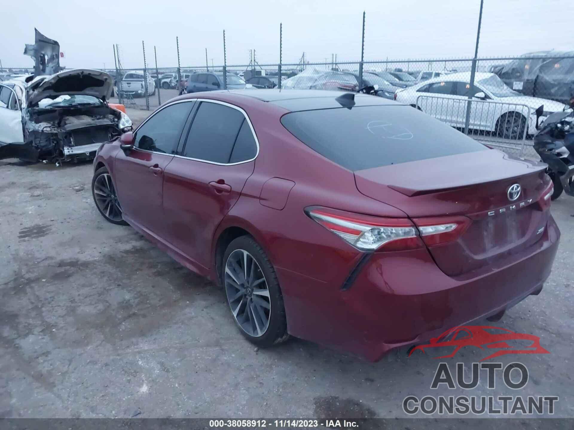 TOYOTA CAMRY 2018 - 4T1B61HK6JU587829