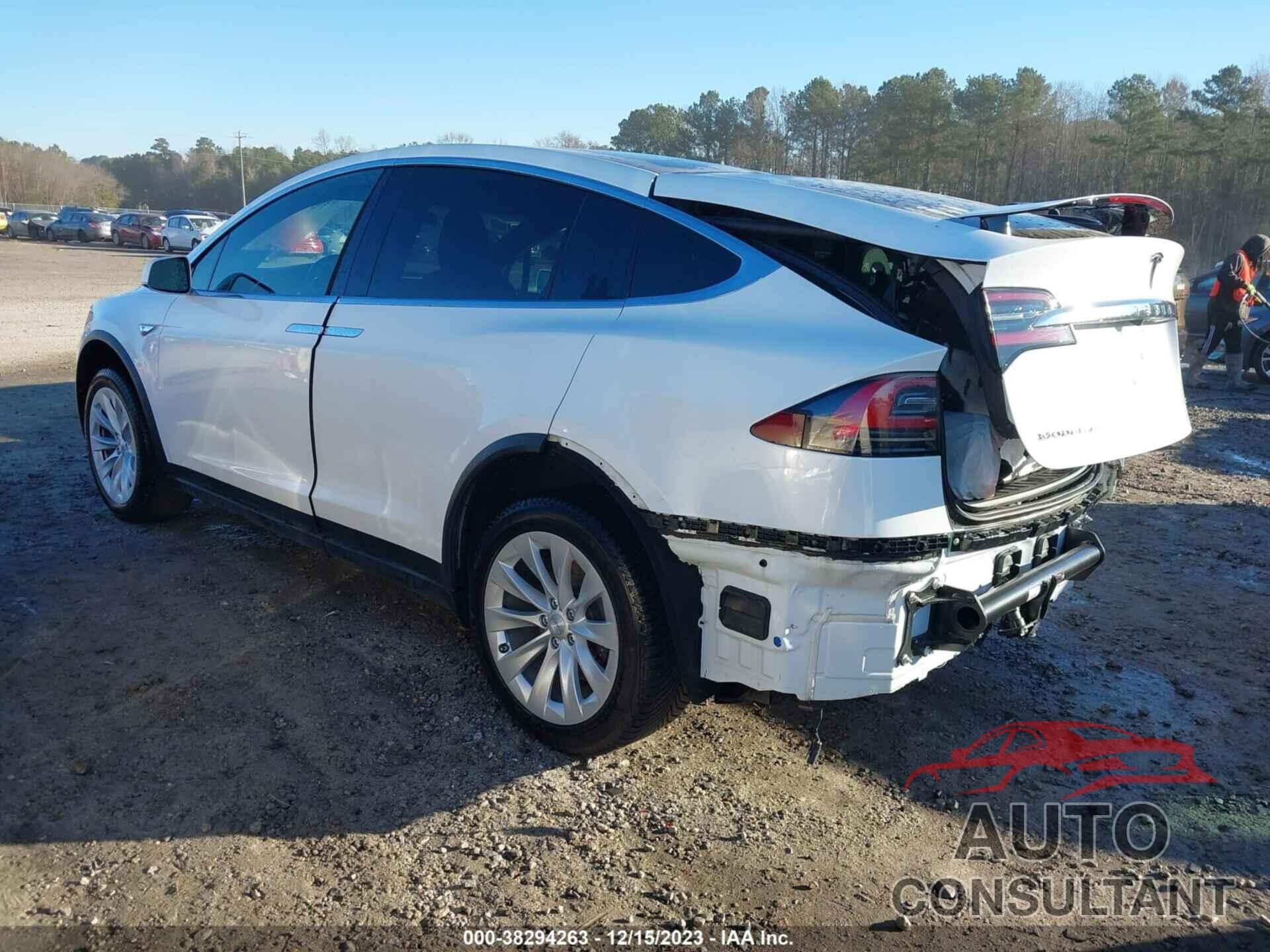 TESLA MODEL X 2016 - 5YJXCBE24GF008836