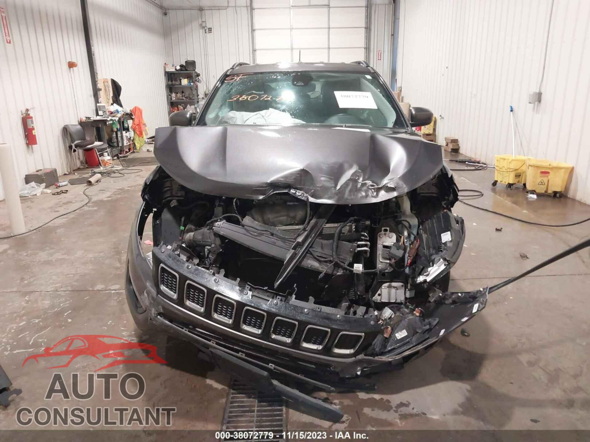 JEEP COMPASS 2018 - 3C4NJDBB4JT282575