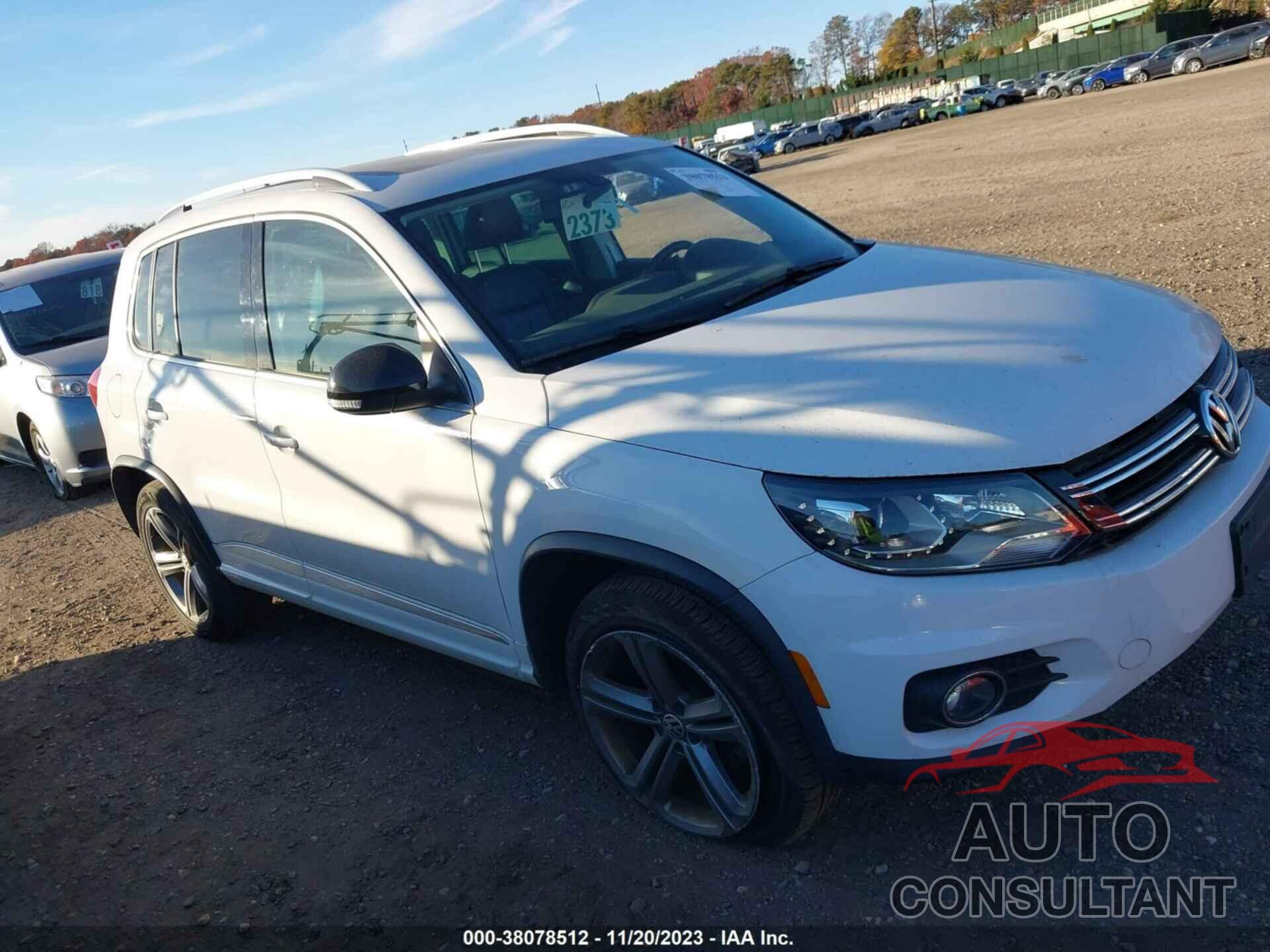 VOLKSWAGEN TIGUAN 2017 - WVGUV7AX0HK006447