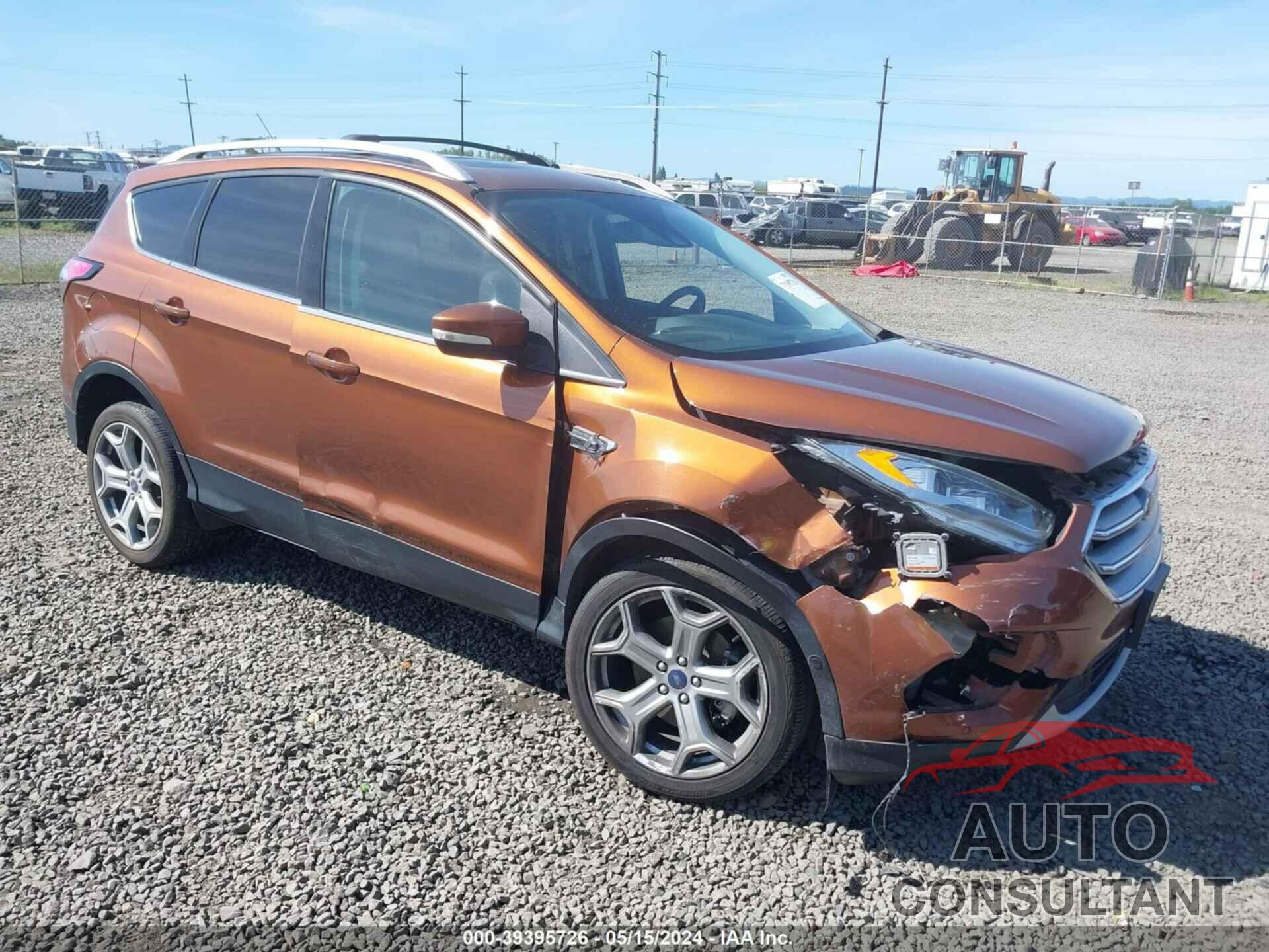 FORD ESCAPE 2017 - 1FMCU9J92HUA39370