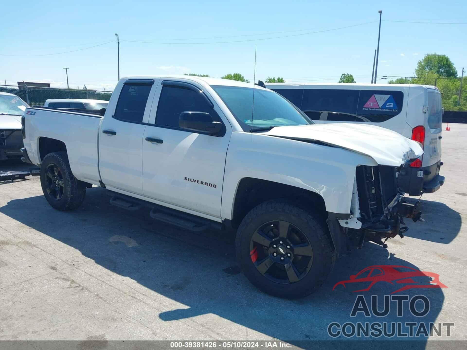 CHEVROLET SILVERADO 1500 2018 - 1GCVKREC6JZ219548