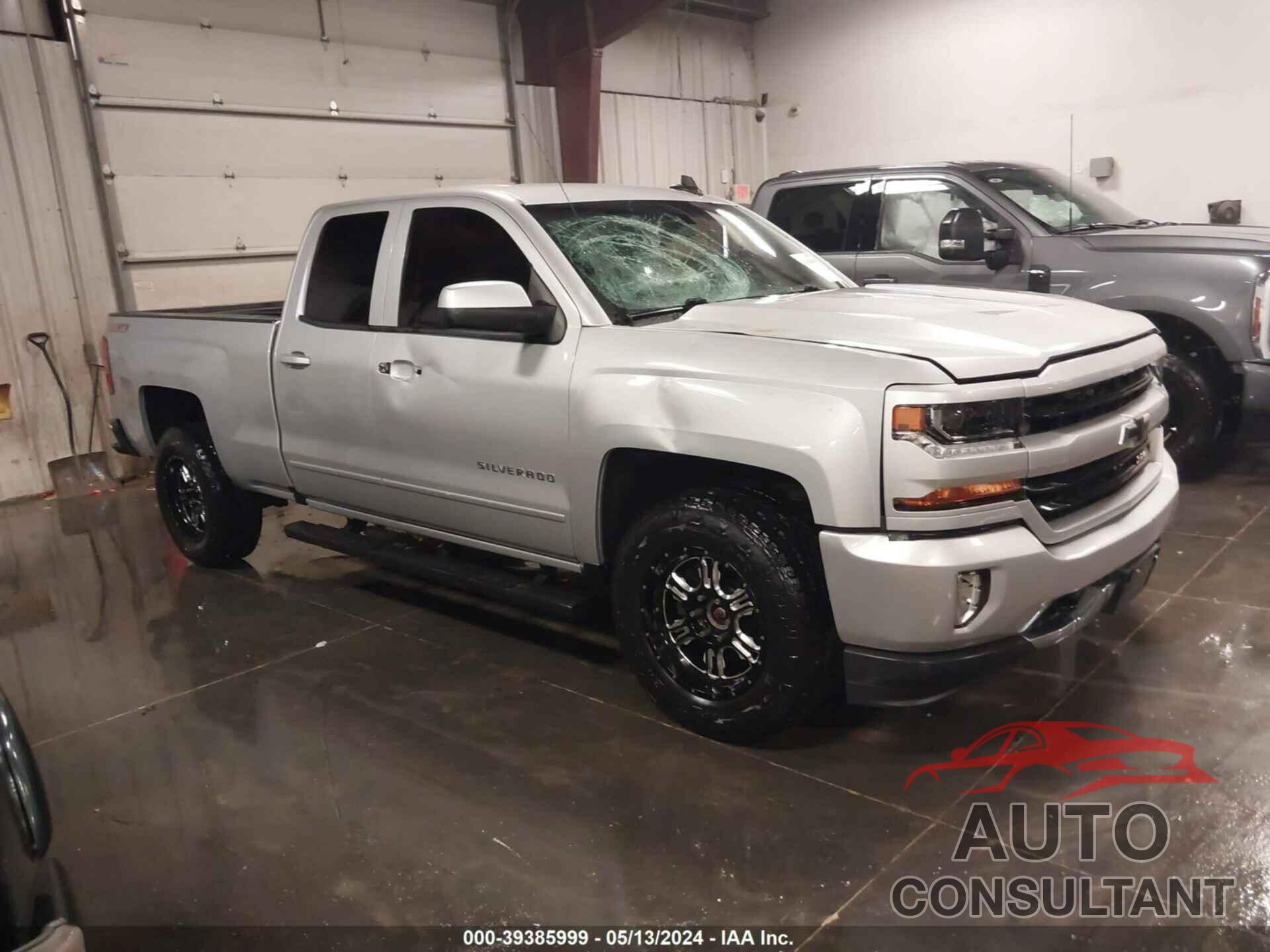 CHEVROLET SILVERADO 1500 2017 - 1GCVKREC2HZ155289