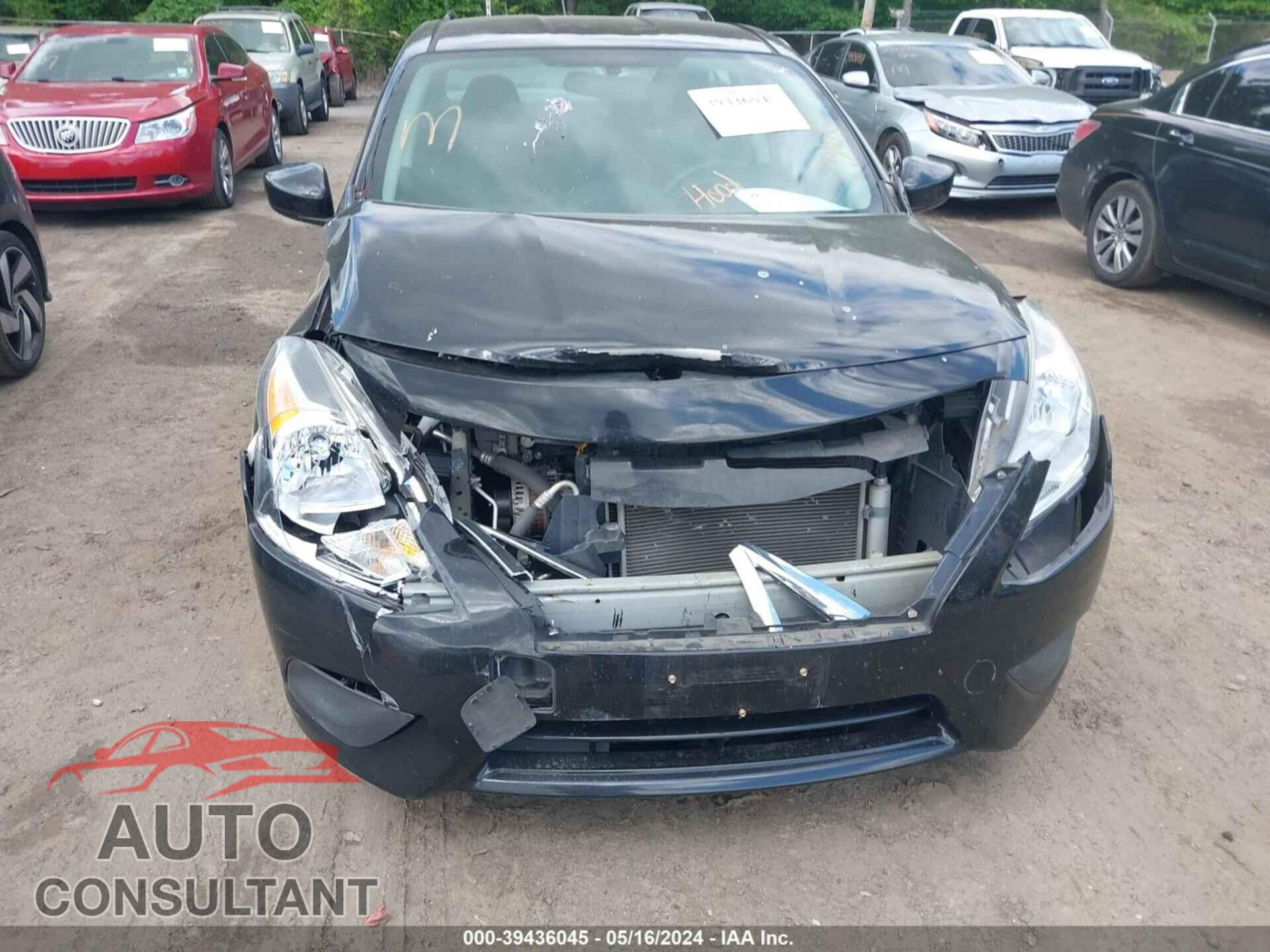 NISSAN VERSA 2018 - 3N1CN7AP8JL844880