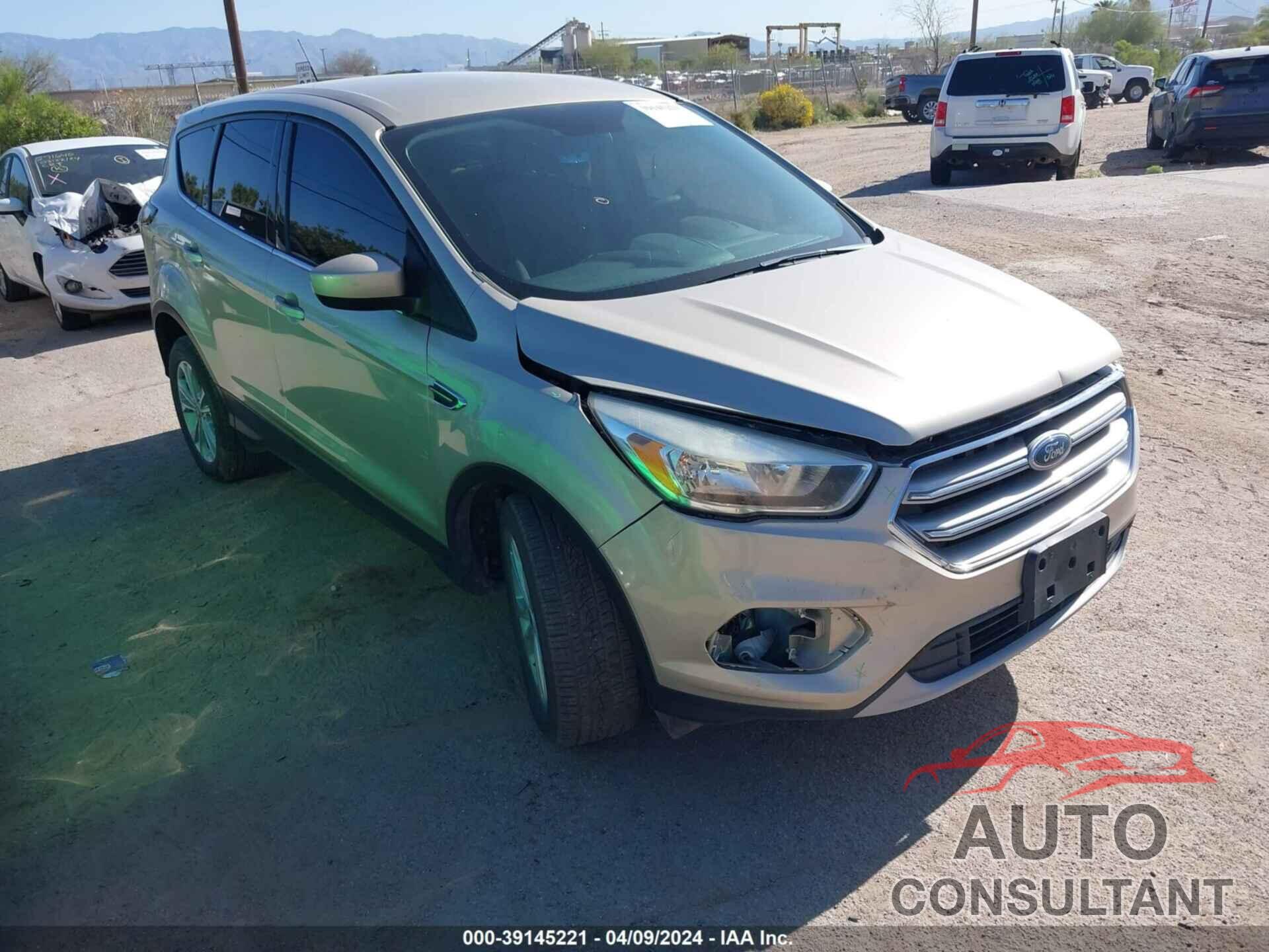 FORD ESCAPE 2017 - 1FMCU0GD2HUC55663