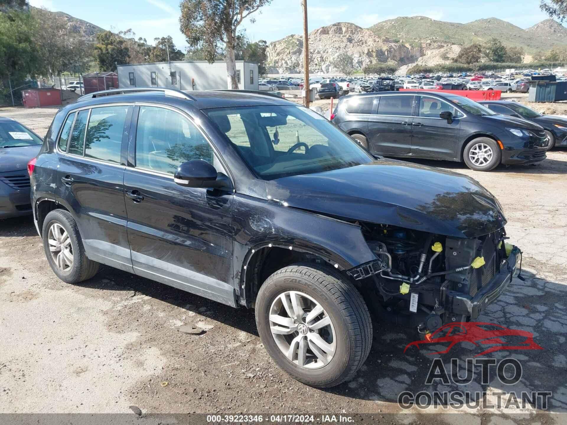 VOLKSWAGEN TIGUAN 2017 - WVGAV7AX4HK039745