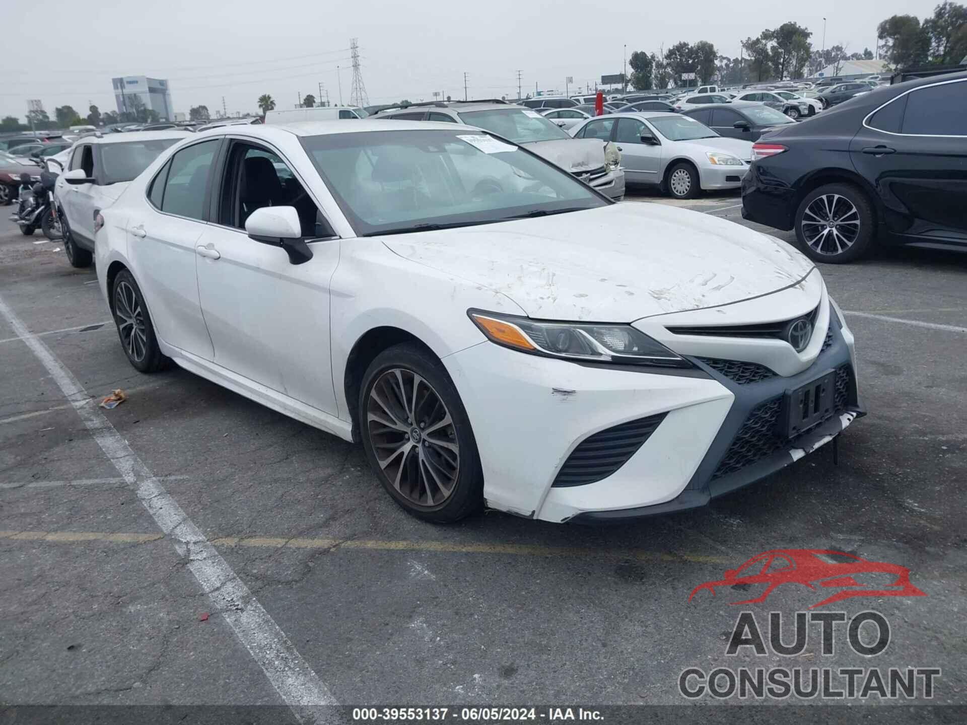 TOYOTA CAMRY 2018 - 4T1B11HK9JU136781