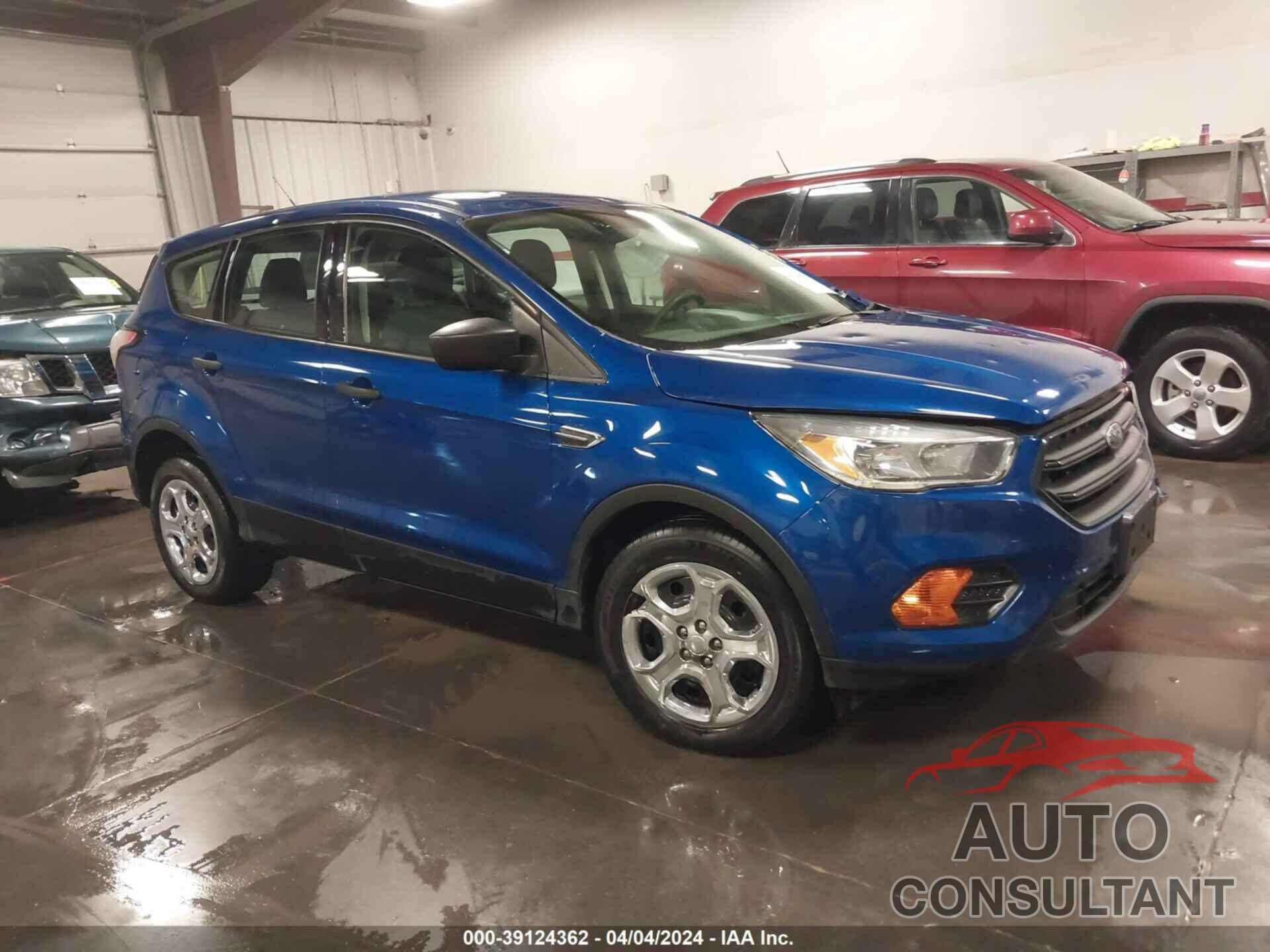 FORD ESCAPE 2017 - 1FMCU0F70HUD58849