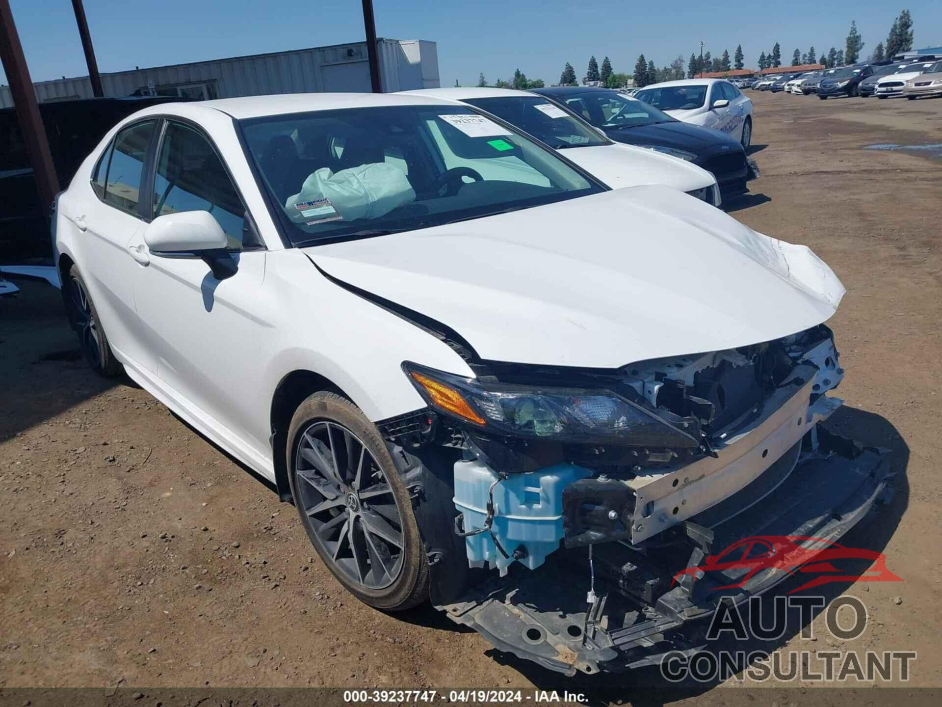 TOYOTA CAMRY 2022 - 4T1G11AKXNU717681