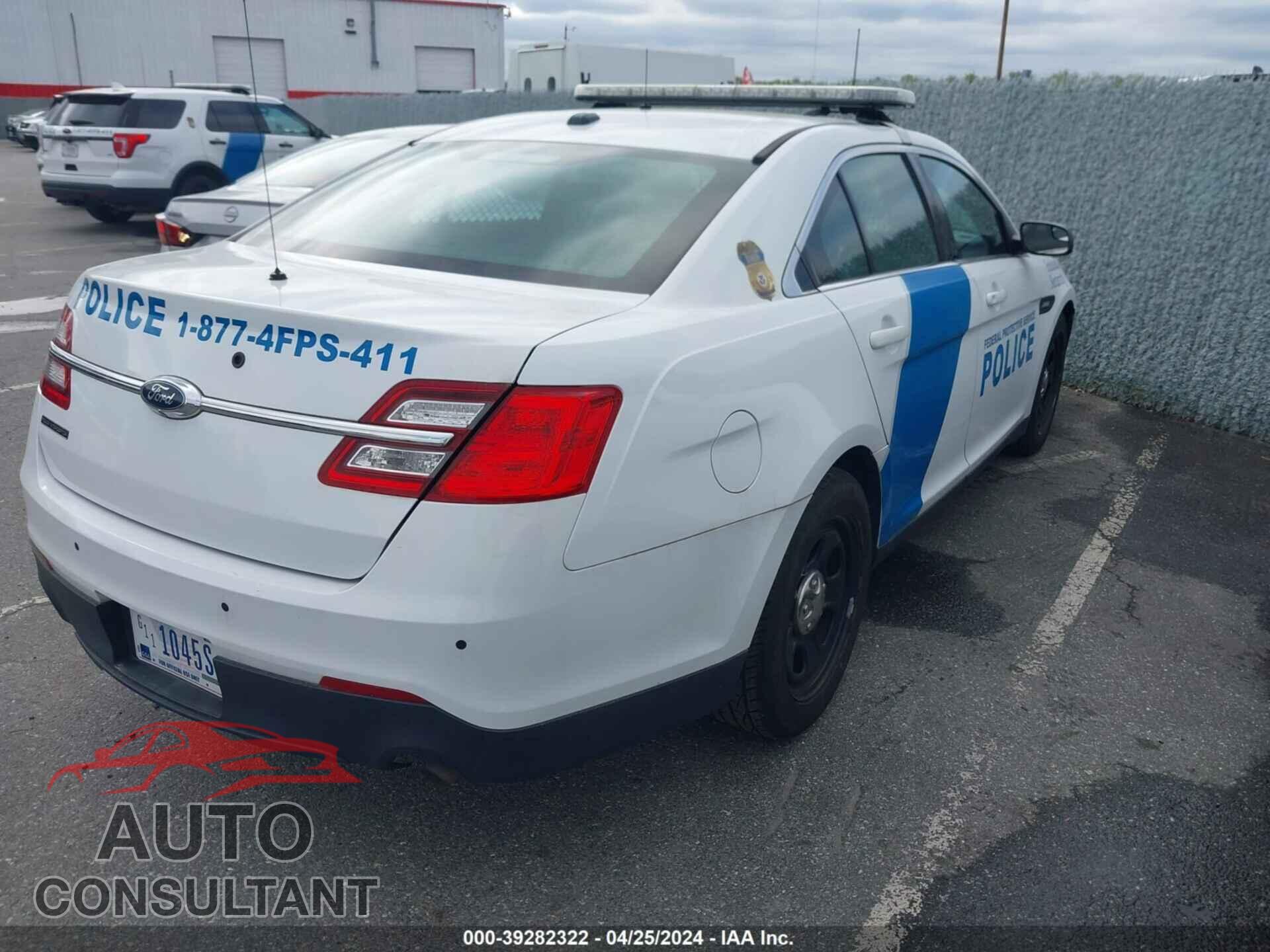 FORD TAURUS 2017 - 1FAHP2L83HG109234