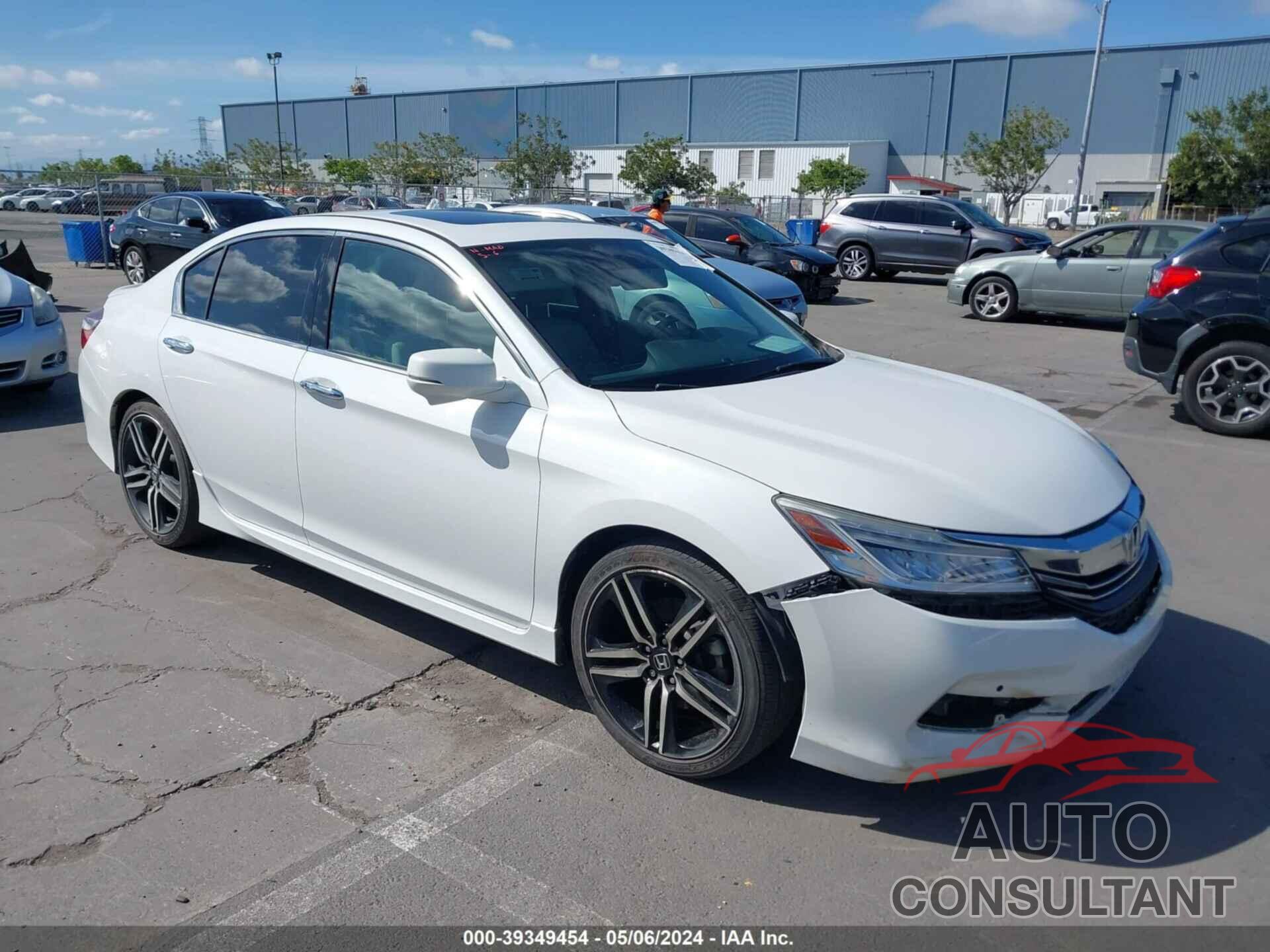 HONDA ACCORD 2017 - 1HGCR3F90HA043500