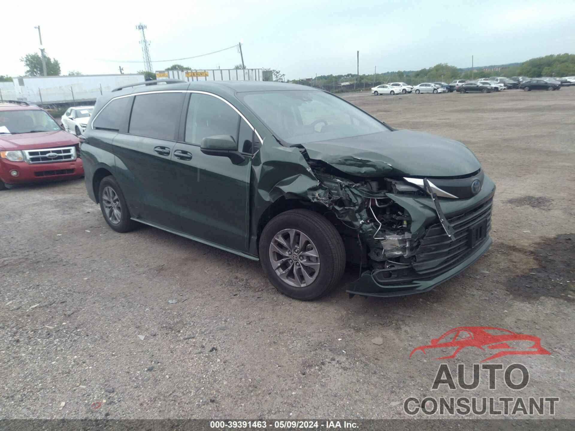 TOYOTA SIENNA 2023 - 5TDKRKEC5PS137682