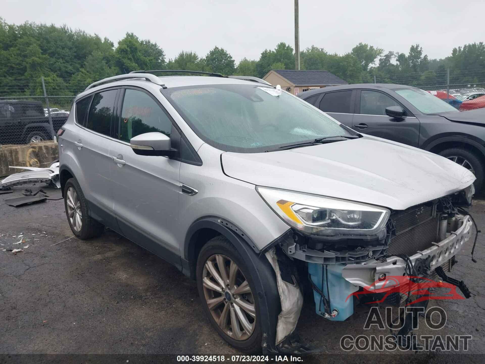 FORD ESCAPE 2017 - 1FMCU9J96HUD14576