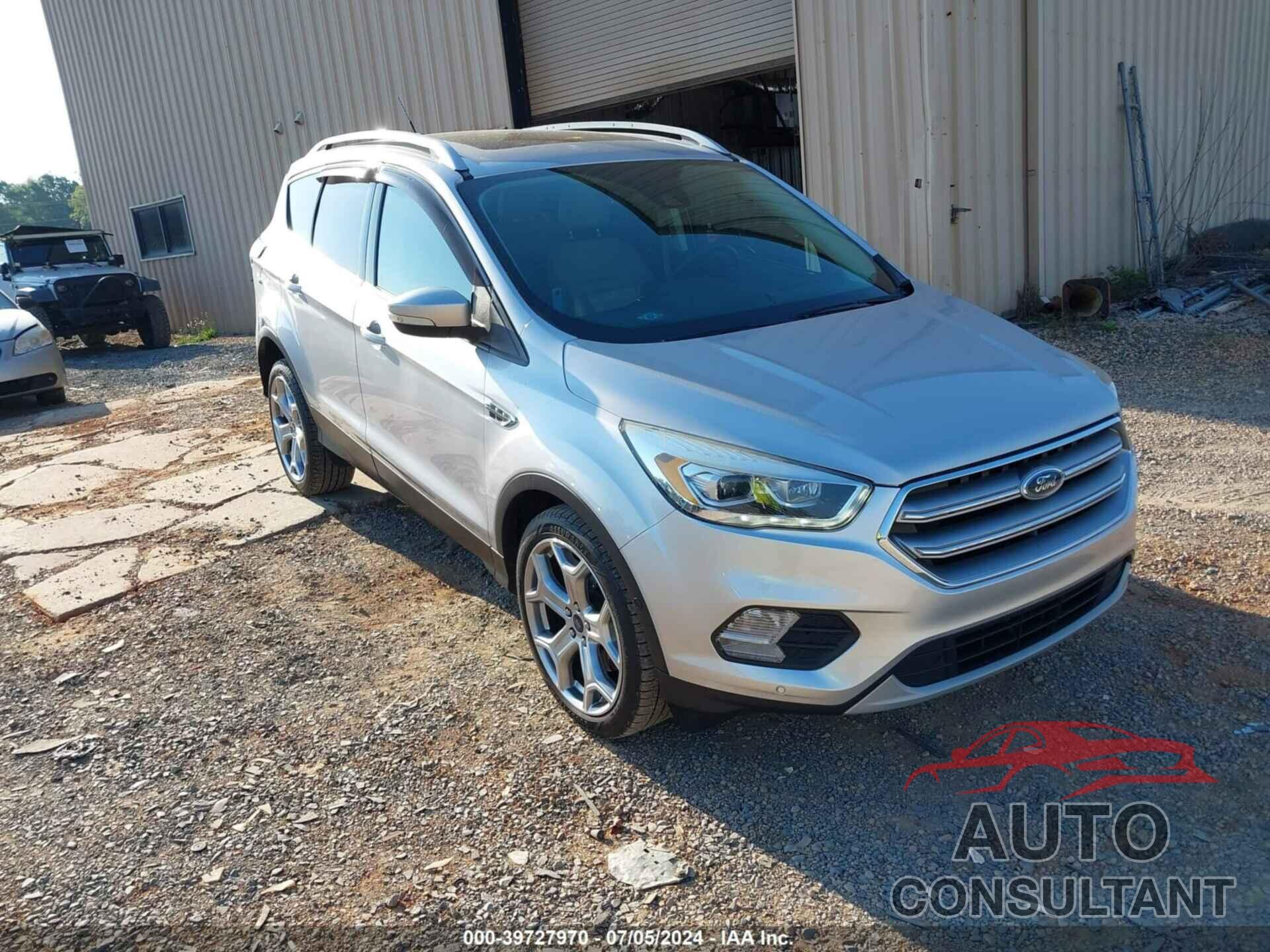 FORD ESCAPE 2017 - 1FMCU9J92HUA63684