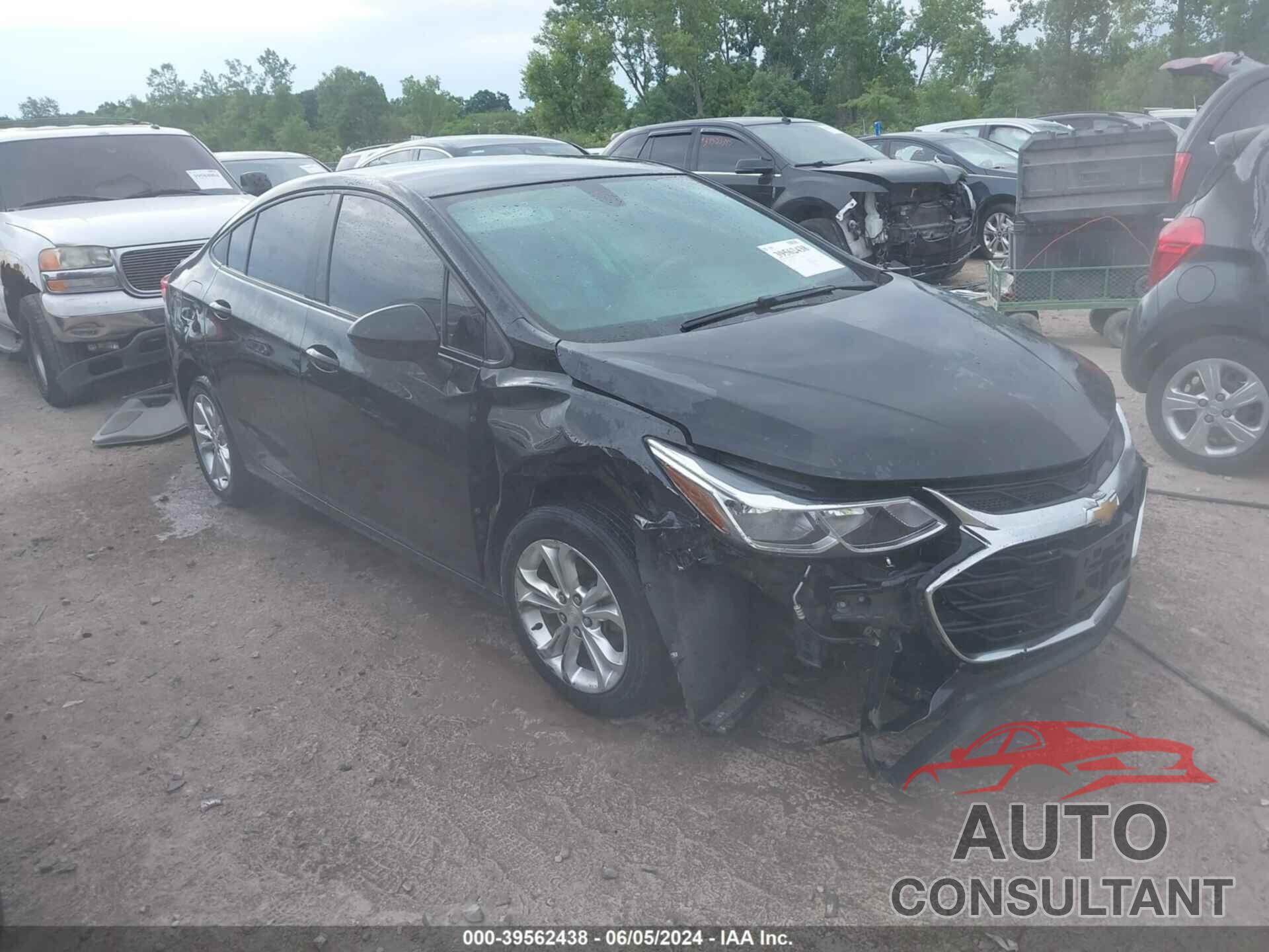 CHEVROLET CRUZE 2019 - 1G1BC5SM0K7149332