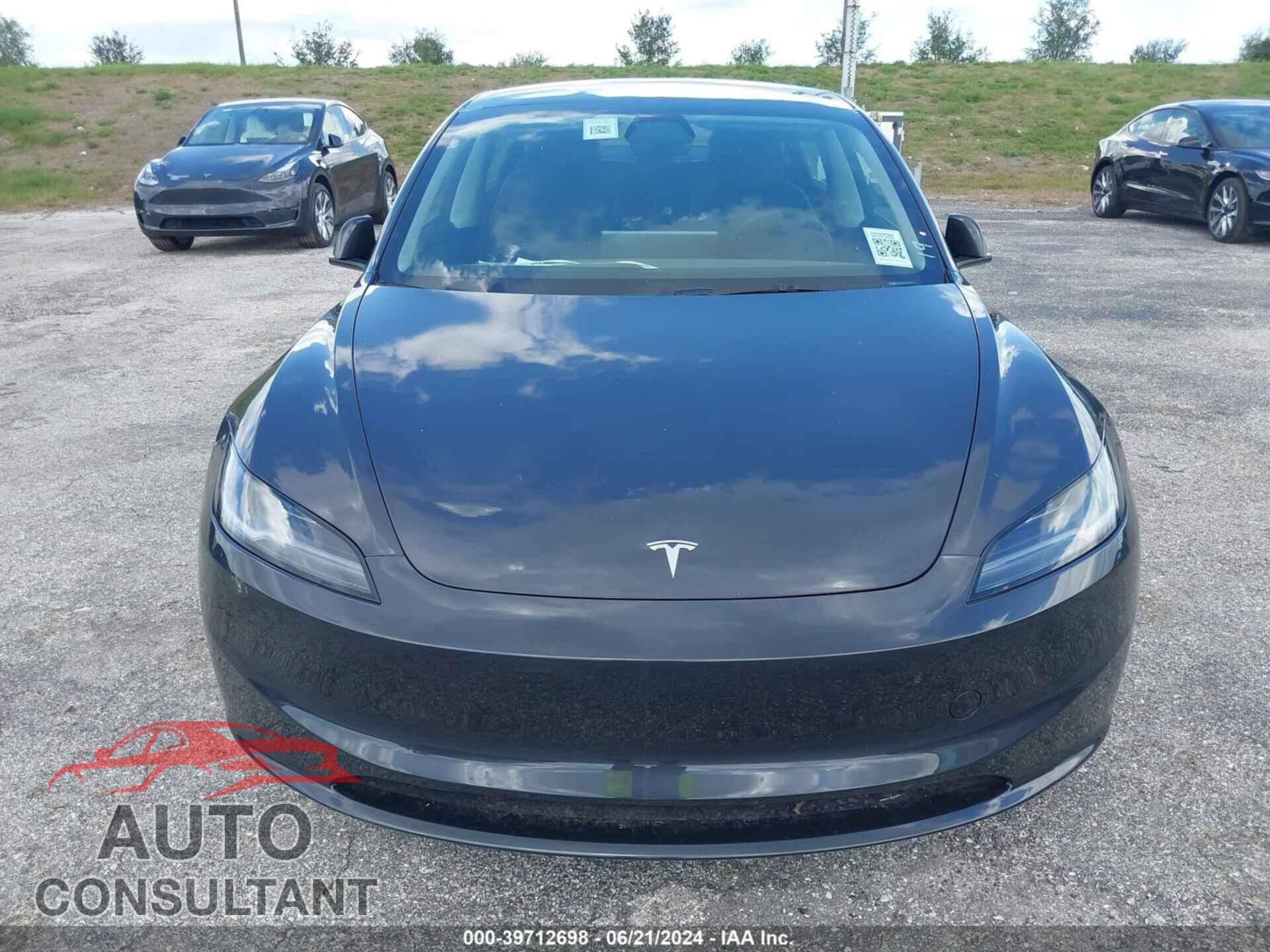 TESLA MODEL 3 2024 - 5YJ3E1EA7RF768594