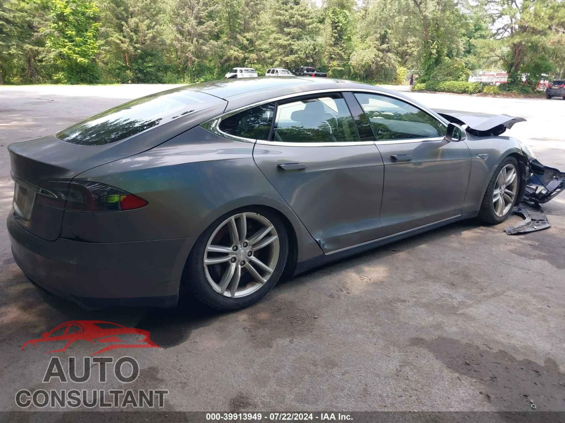 TESLA MODEL S 2015 - 5YJSA1E26FF118425