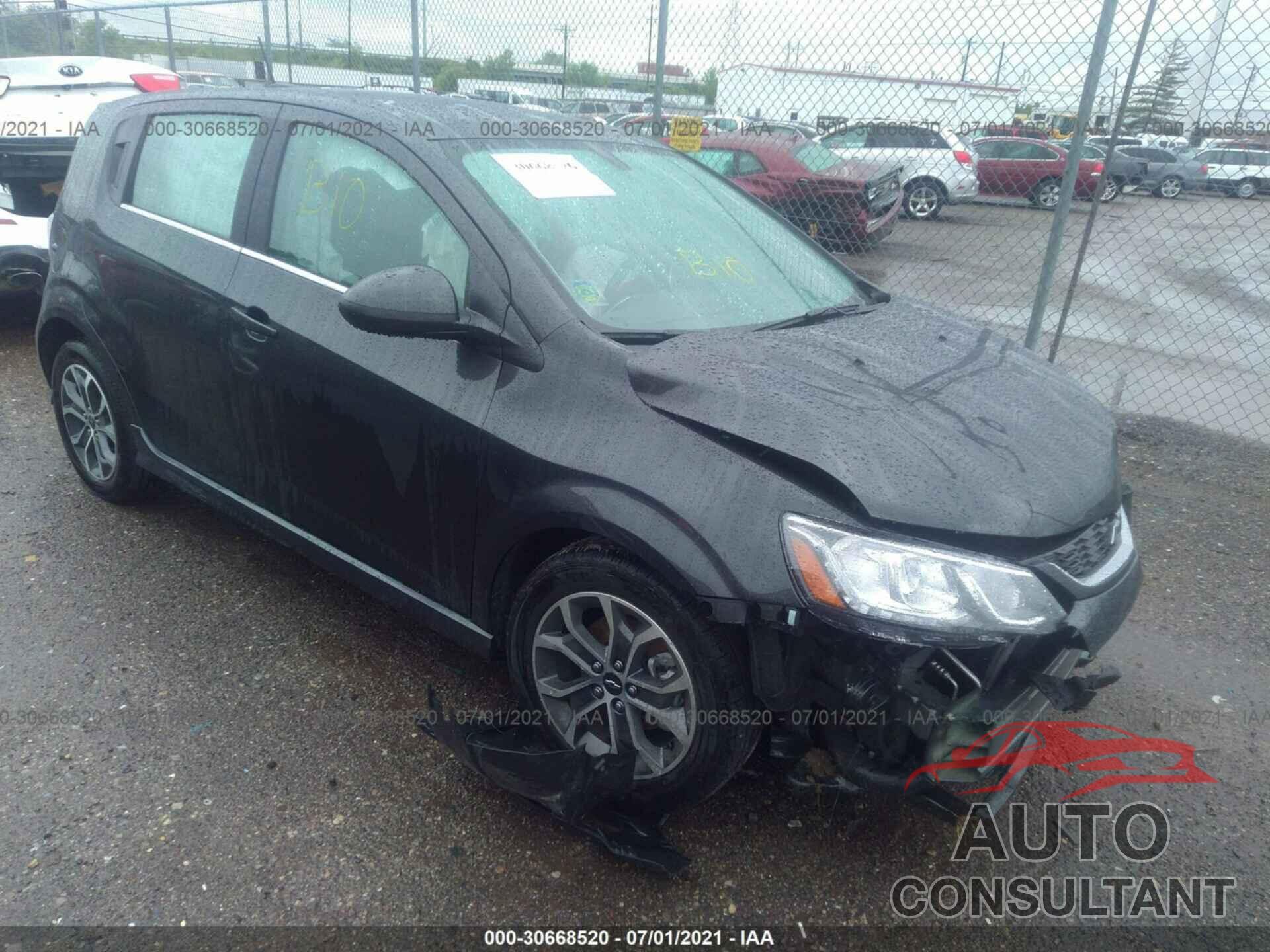 CHEVROLET SONIC 2020 - 1G1JD6SB4L4102997