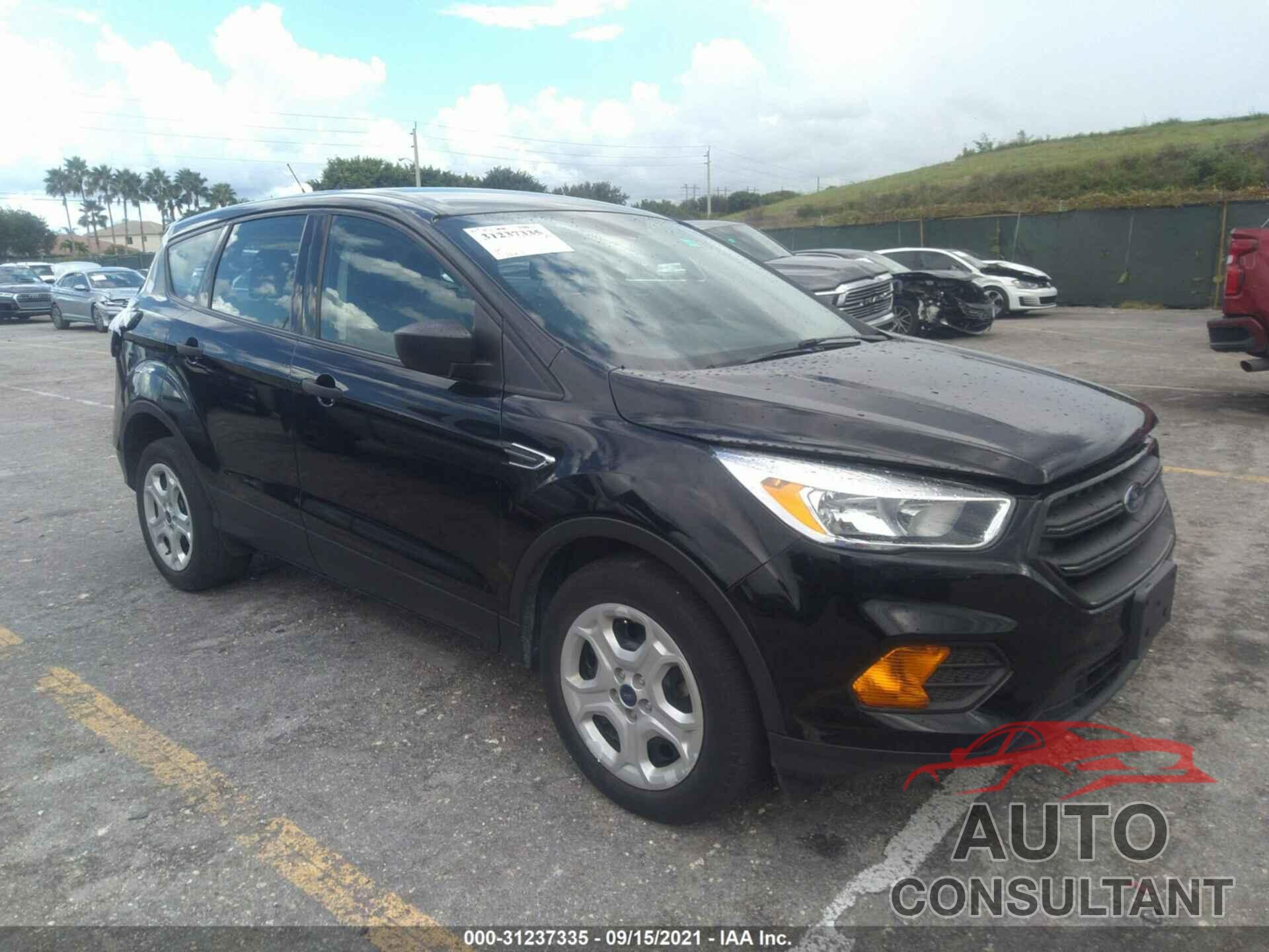 FORD ESCAPE 2017 - 1FMCU0F76HUC36772