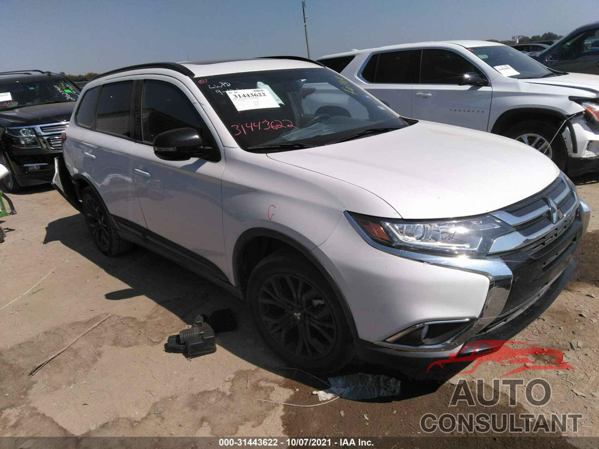 MITSUBISHI OUTLANDER 2018 - JA4AD3A33JZ020494