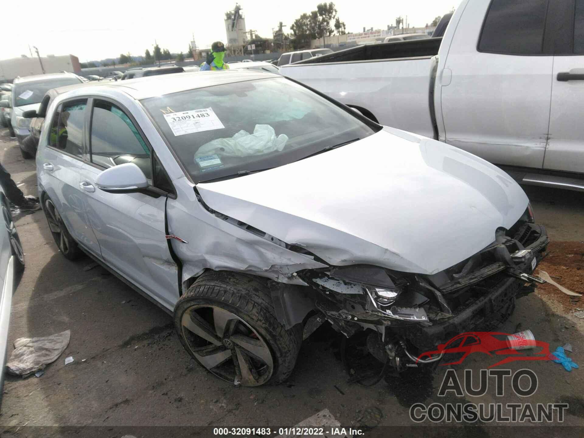 VOLKSWAGEN GOLF GTI 2020 - 3VW6T7AU2LM017294