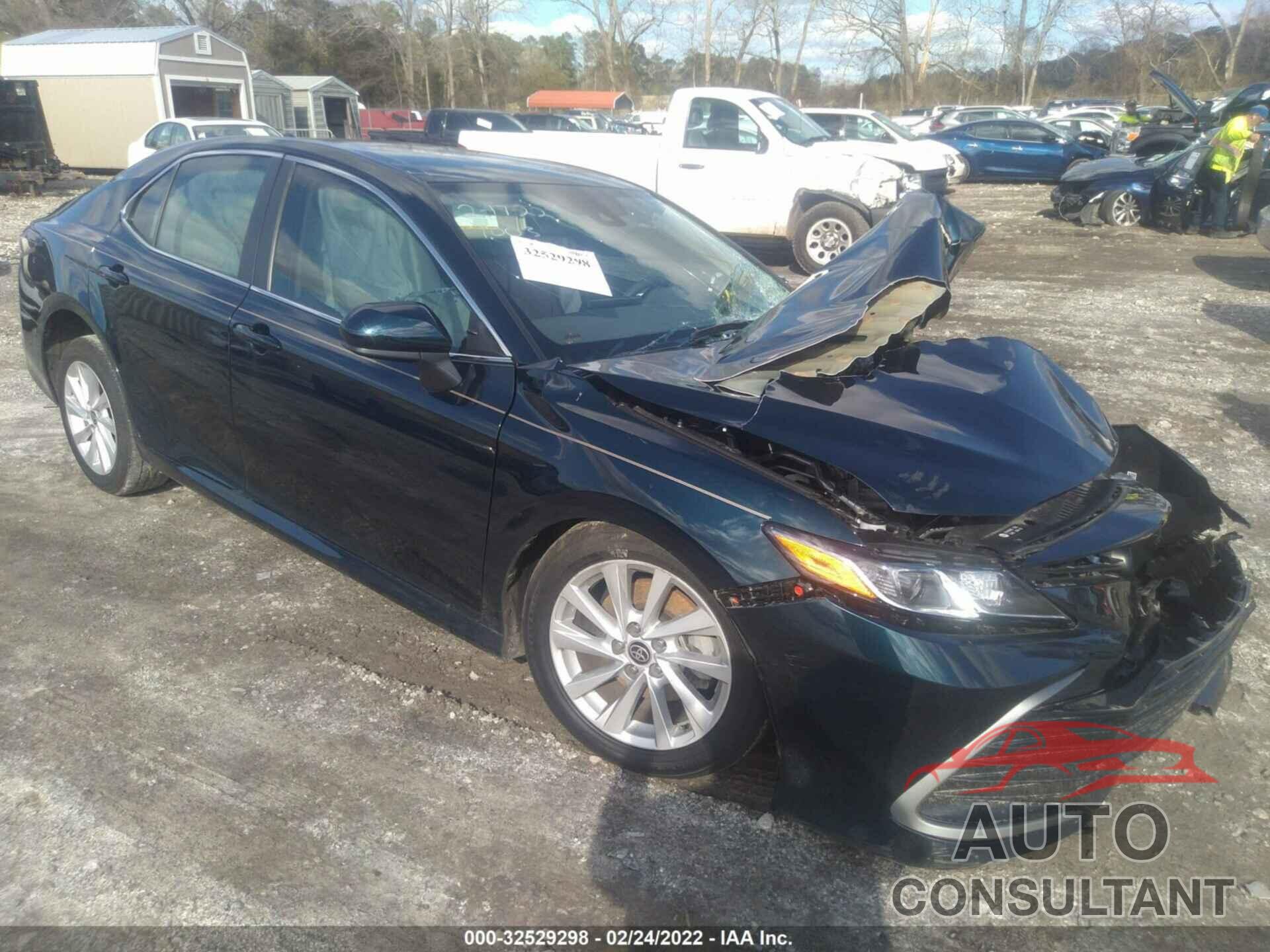 TOYOTA CAMRY 2021 - 4T1C11AK4MU531003