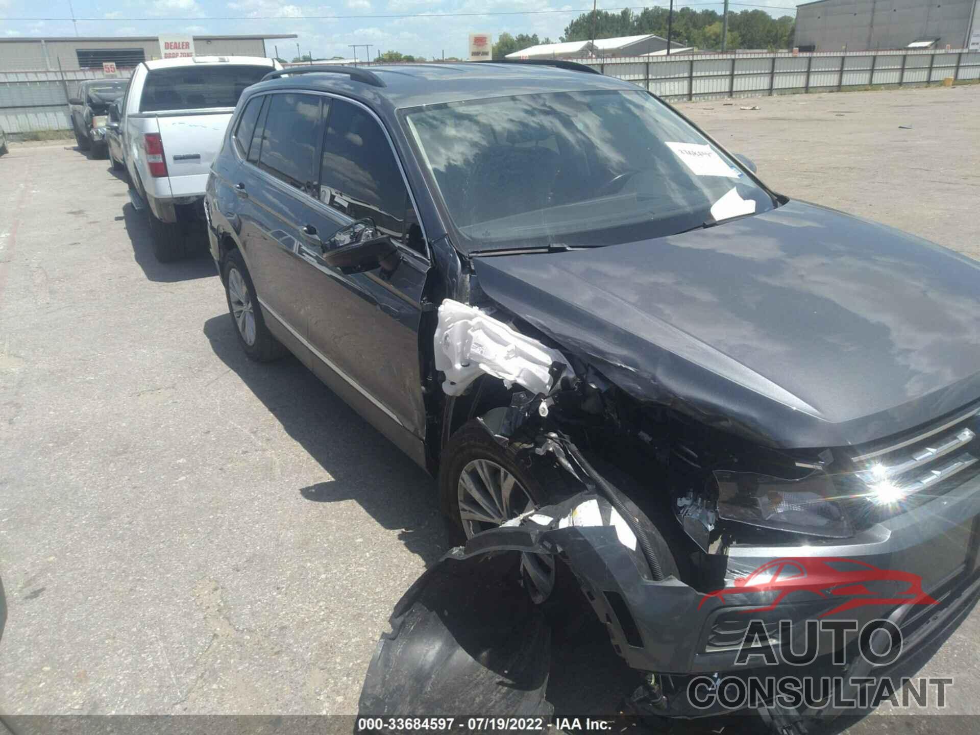 VOLKSWAGEN TIGUAN 2018 - 3VV2B7AX5JM000955