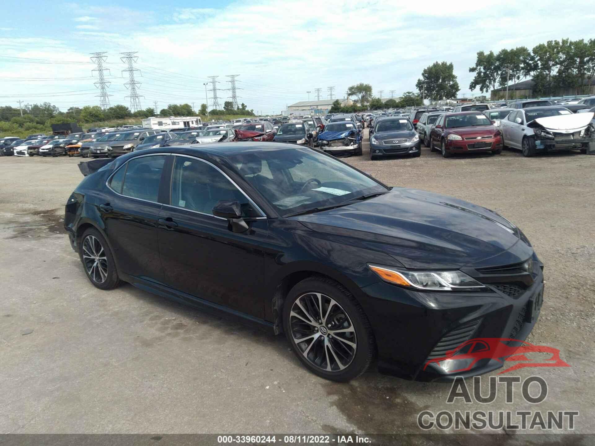 TOYOTA CAMRY 2018 - 4T1B11HK3JU146206