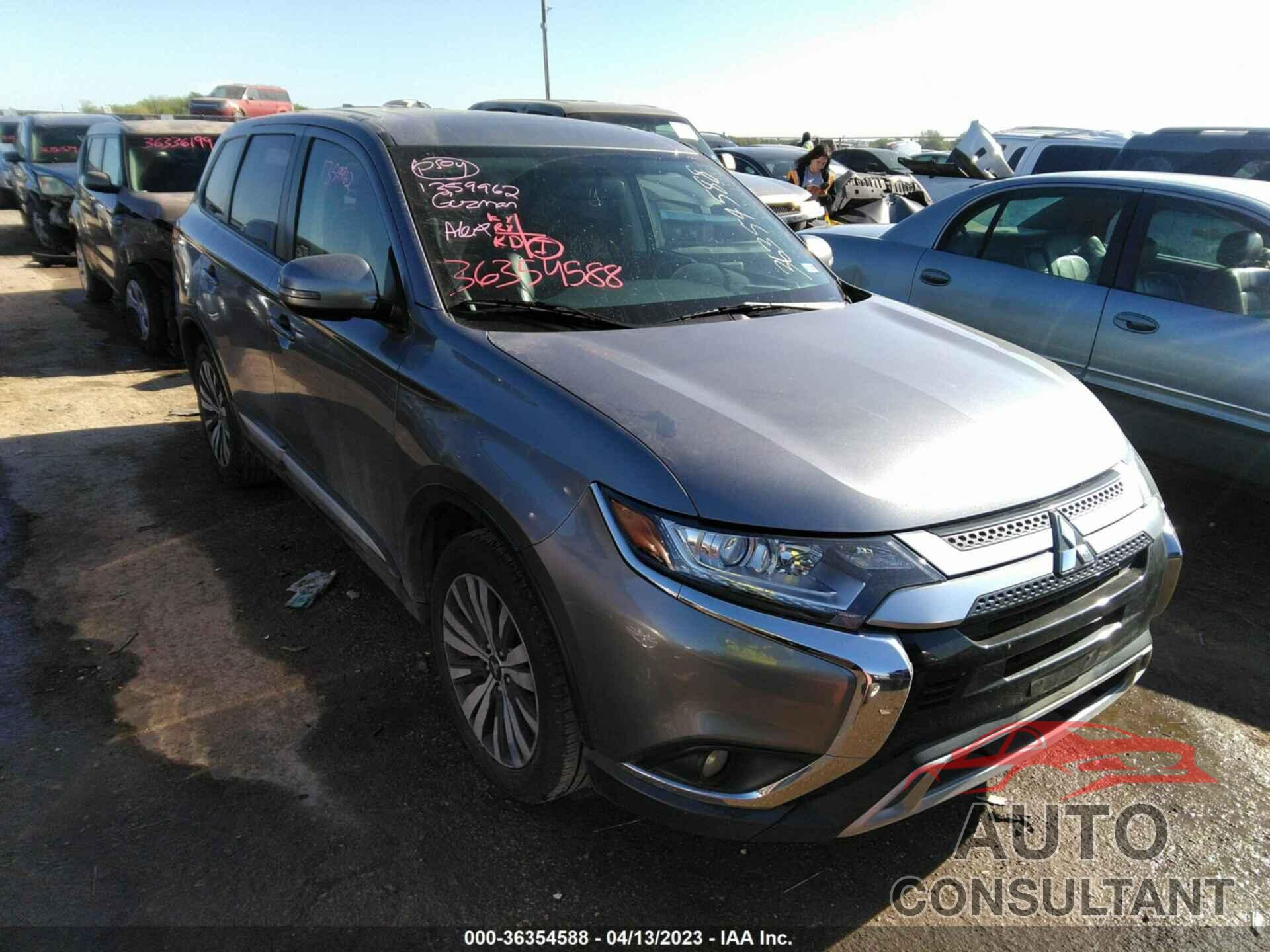 MITSUBISHI OUTLANDER 2019 - JA4AD3A32KZ048868