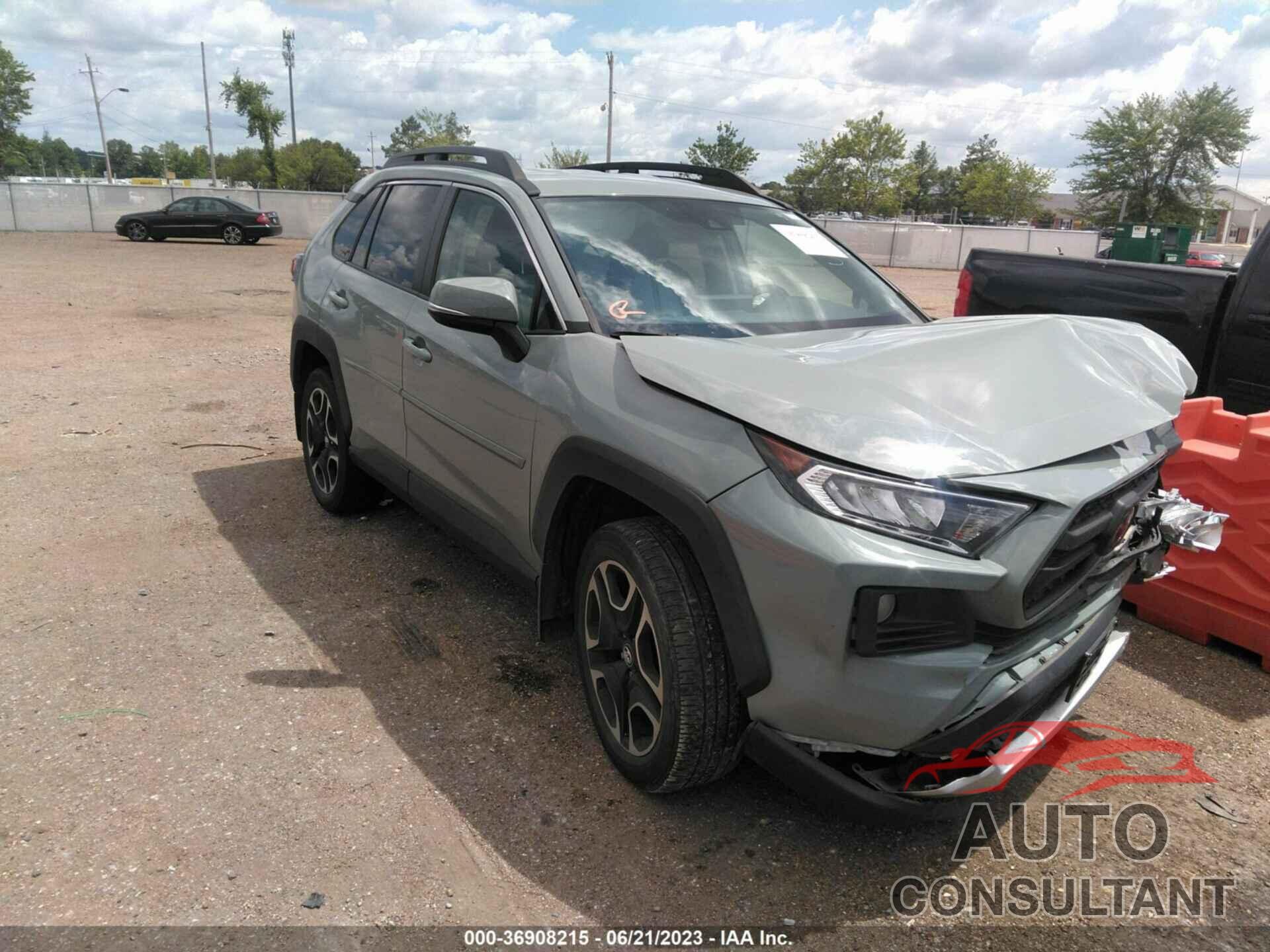 TOYOTA RAV4 2019 - 2T3J1RFV0KW017209