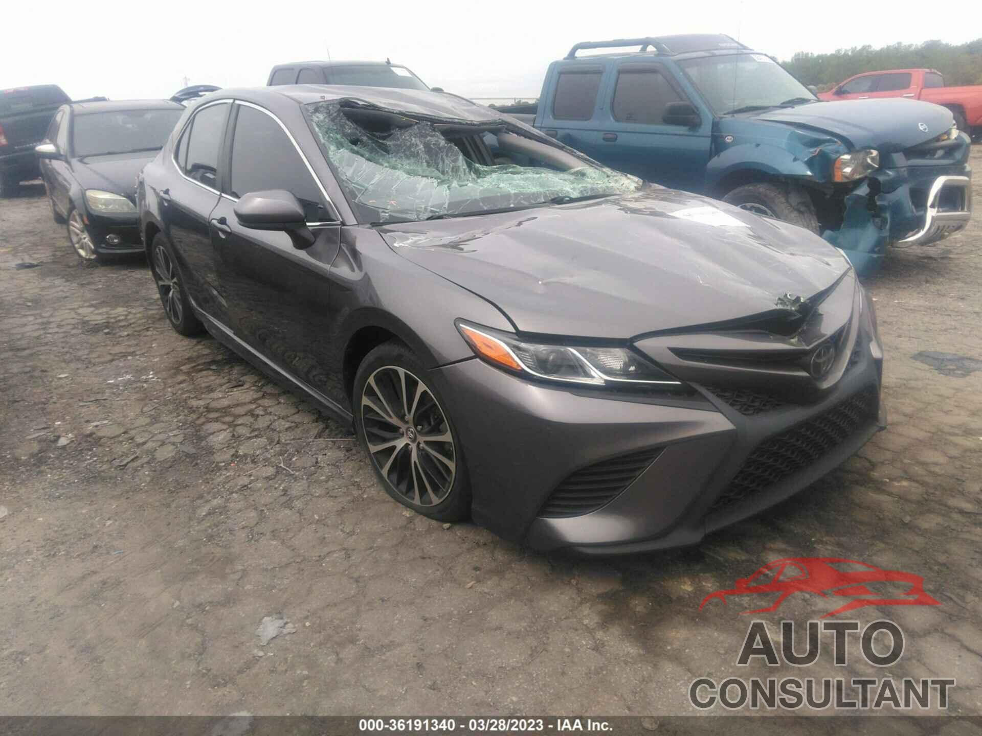 TOYOTA CAMRY 2018 - 4T1B11HK6JU652760