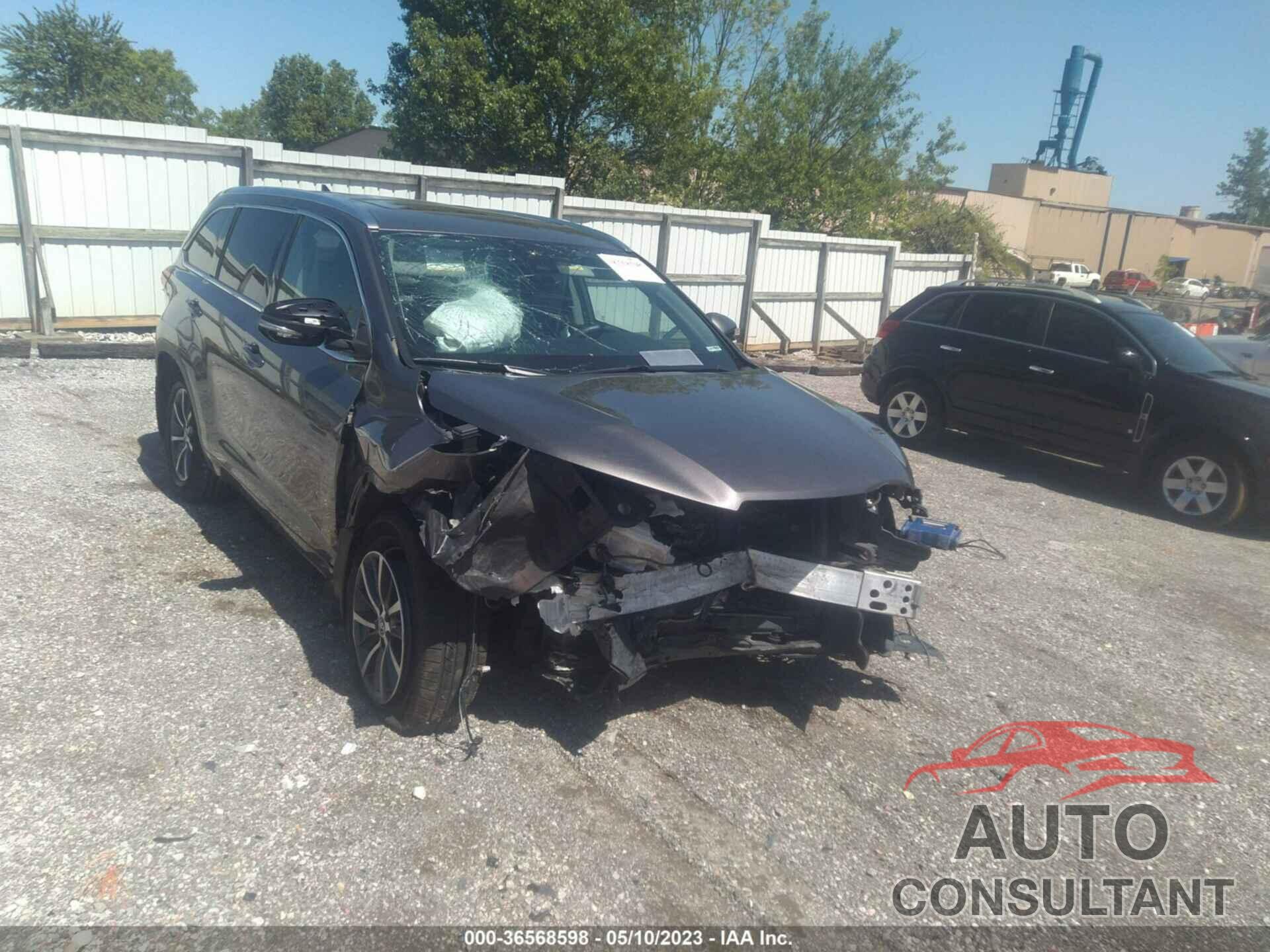 TOYOTA HIGHLANDER 2018 - 5TDJZRFH5JS495287