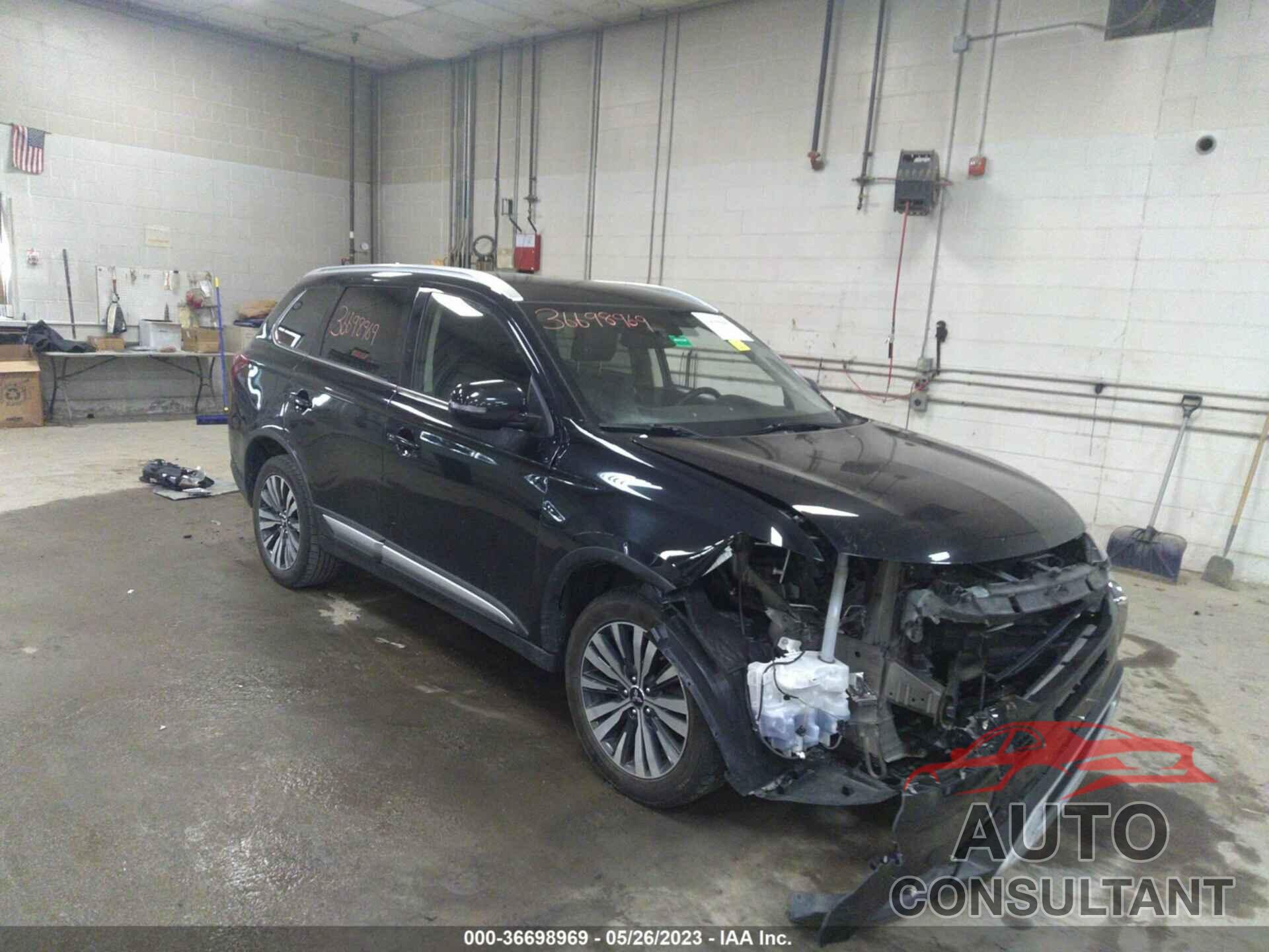 MITSUBISHI OUTLANDER 2020 - JA4AD3A35LZ032133